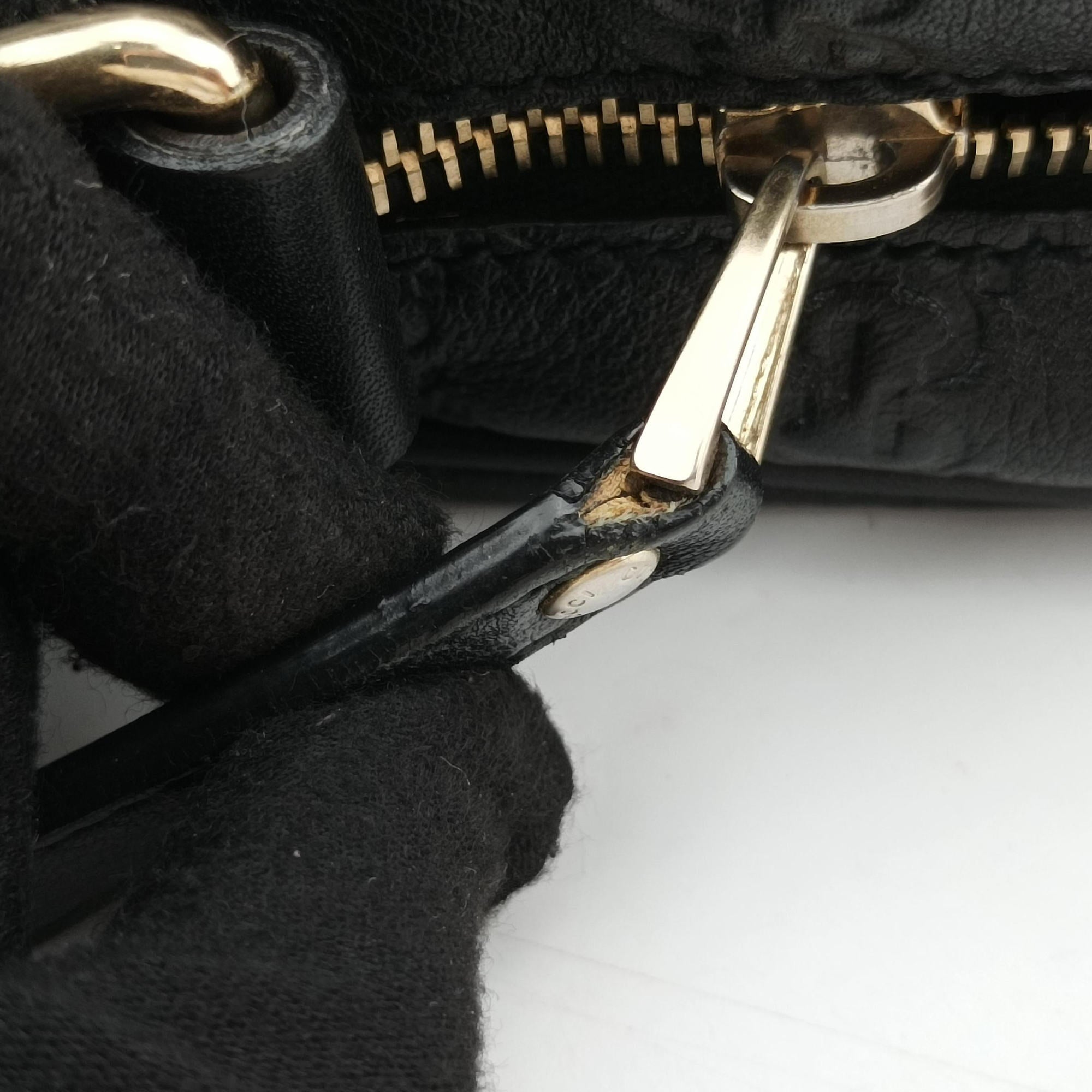 Pre-owned Gucci Diamante Black Leather 208468 handbag | stylenewstar