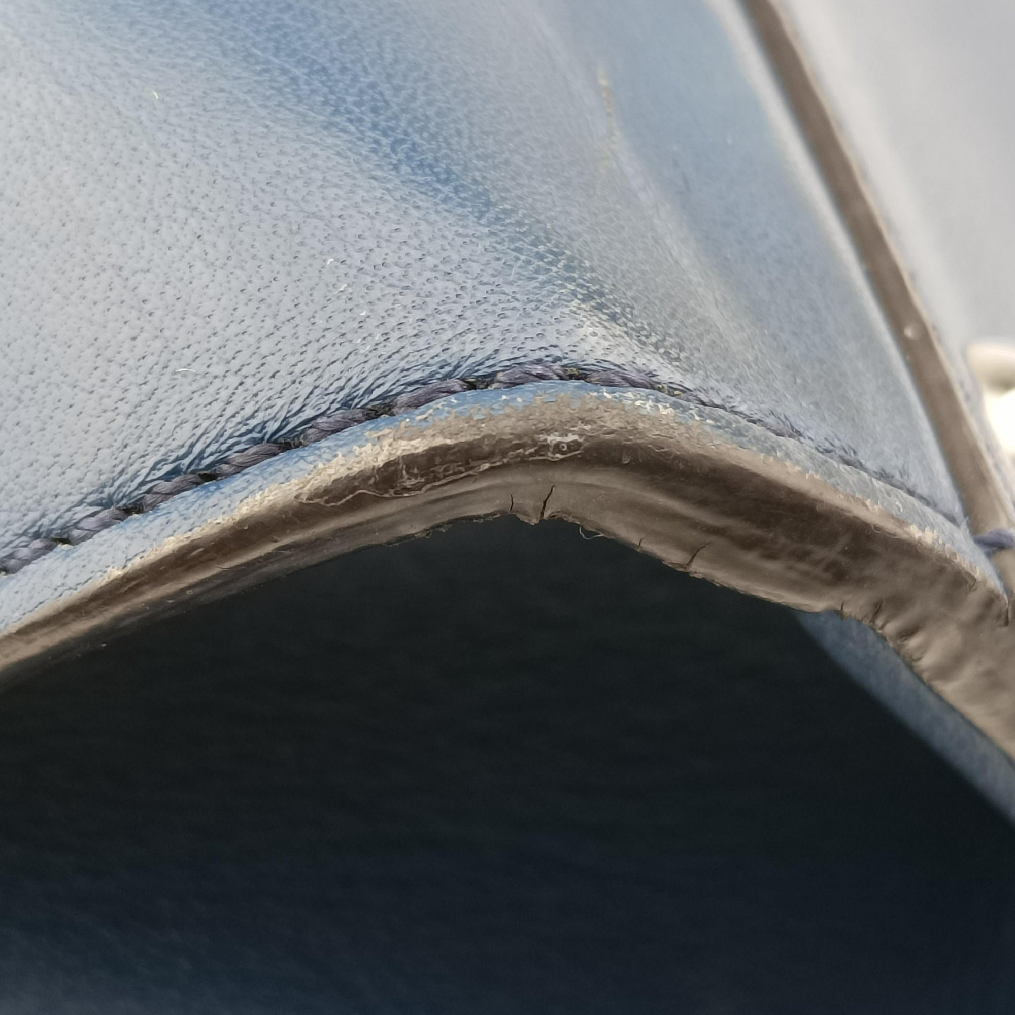 Pre-owned Fendi Trois Jours Navy Leather 8BH279 shoulderbag | stylenewstar