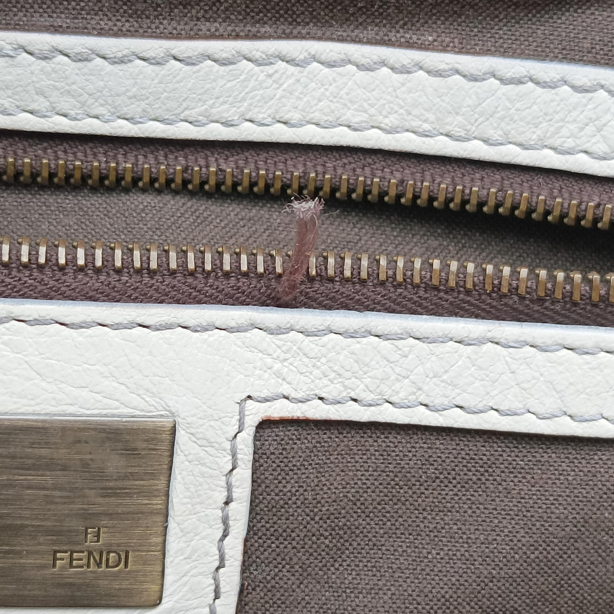 Pre-owned Fendi Borsa Frame Doctor White Leather 8BN191 handbag | stylenewstar