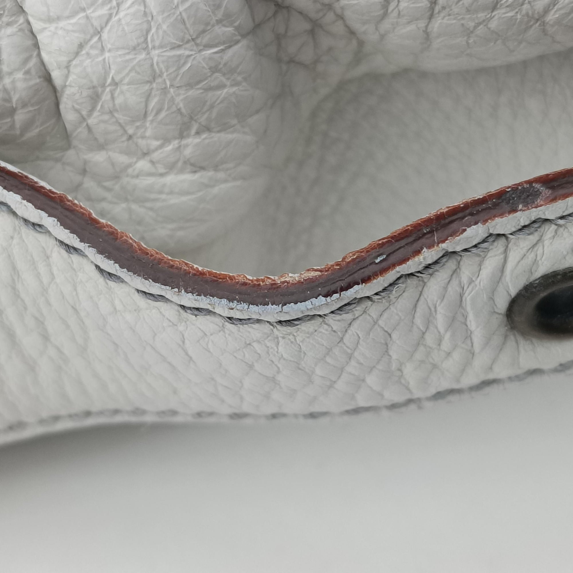 Pre-owned Fendi Borsa Frame Doctor White Leather 8BN191 handbag | stylenewstar