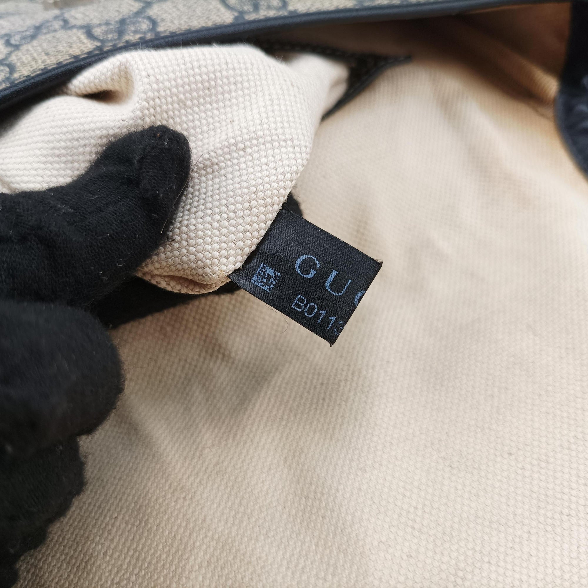 Pre-owned Gucci GG Plus GG Supreme beige×navy PVC coated canvas×Leather 223666 shoulderbag | stylenewstar