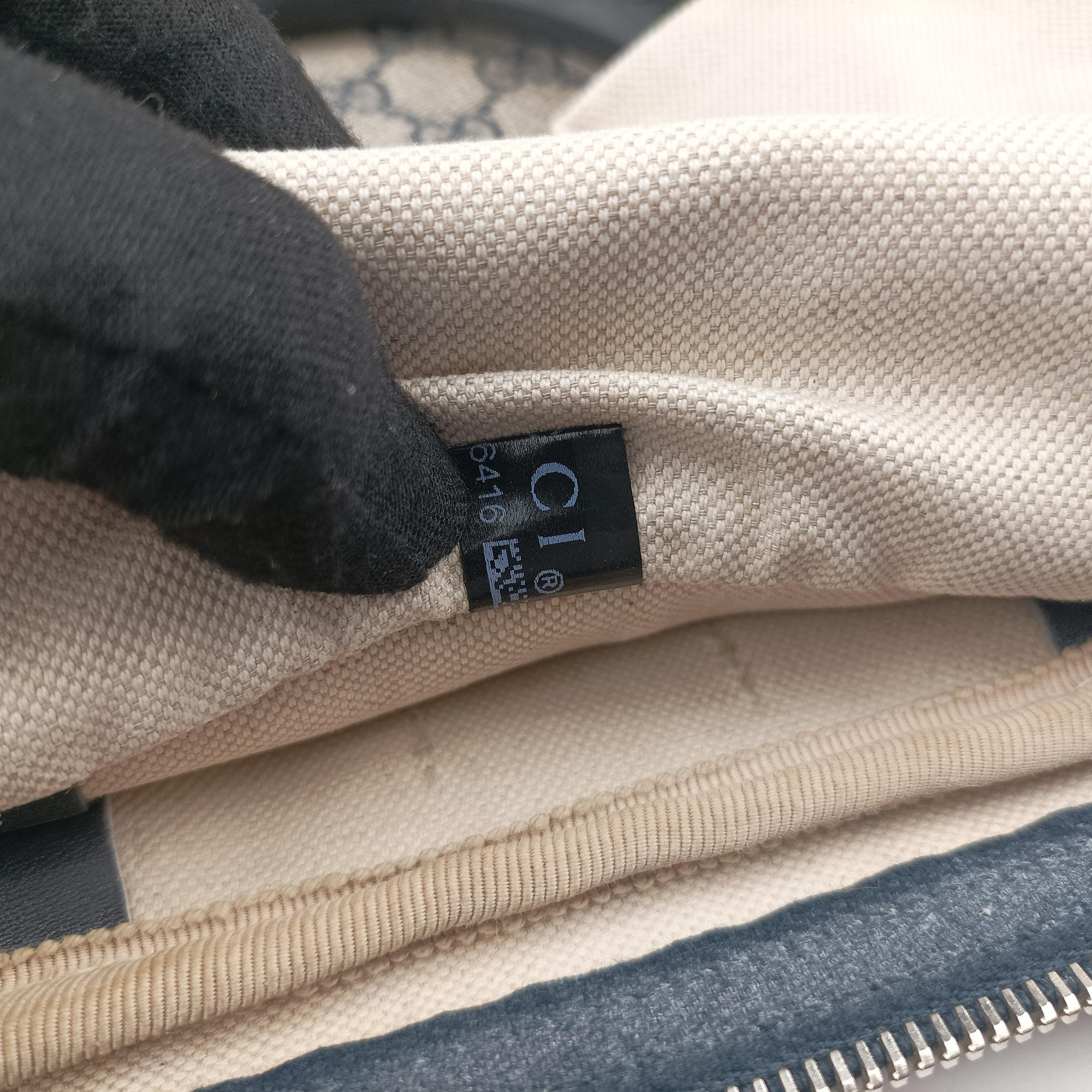 Secondhand Gucci GG plus GG Supreme Briefcase Beige×Black PVC coated canvas 201480 handbag | stylenewstar