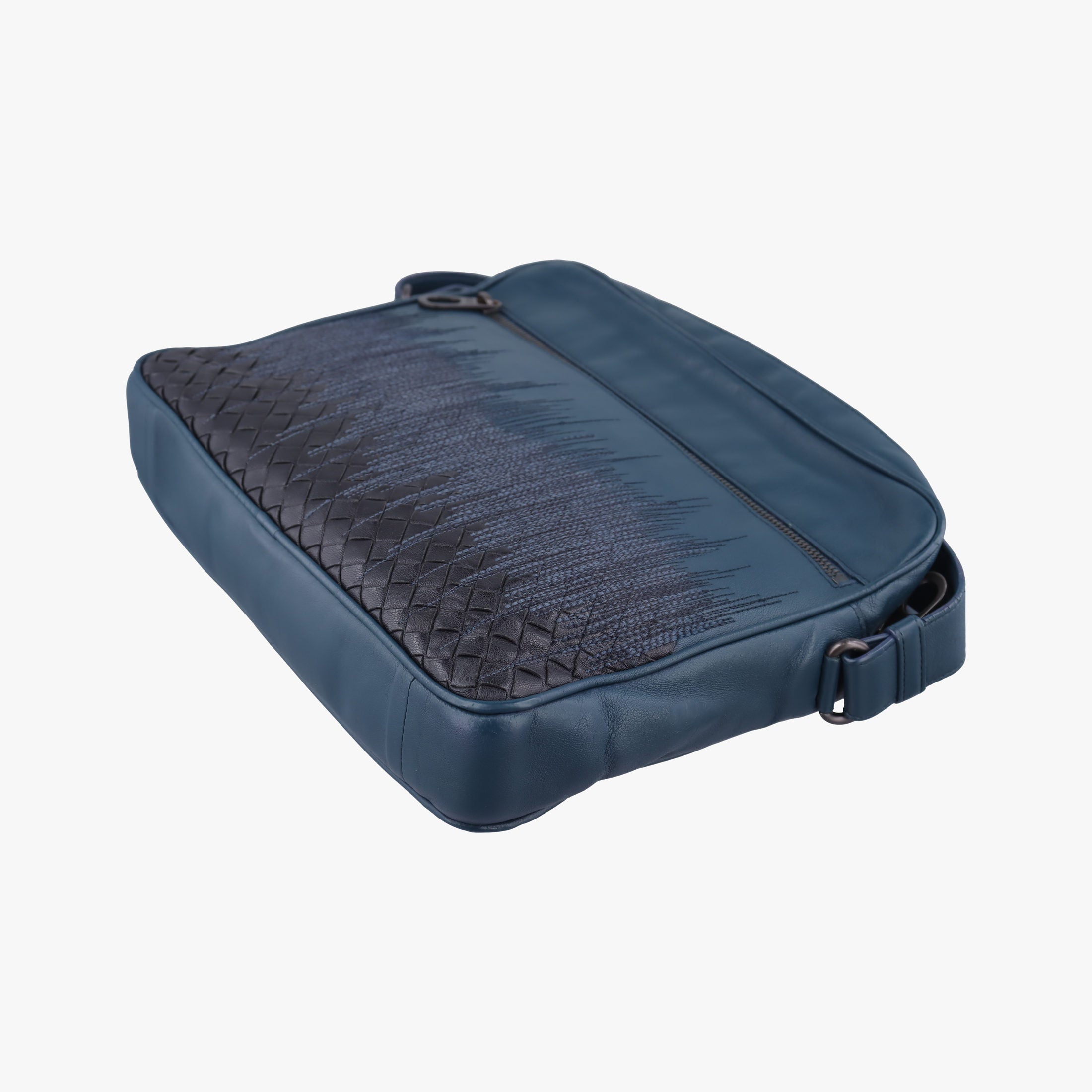 Pre-owned Bottega Veneta Intrecciato Navy lambskin  shoulderbag | stylenewstar