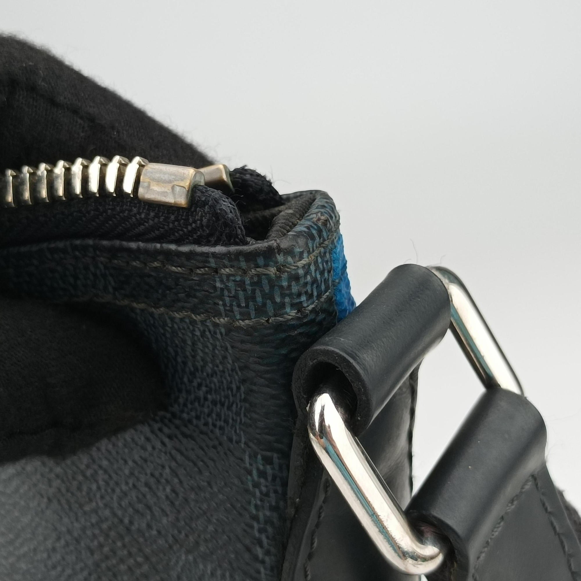 Secondhand Louis Vuitton Mick PM America's Cup Limited Damier Cobalt × Tri-Color Coated Canvas × Leather  N41639 shoulderbag | stylenewstar