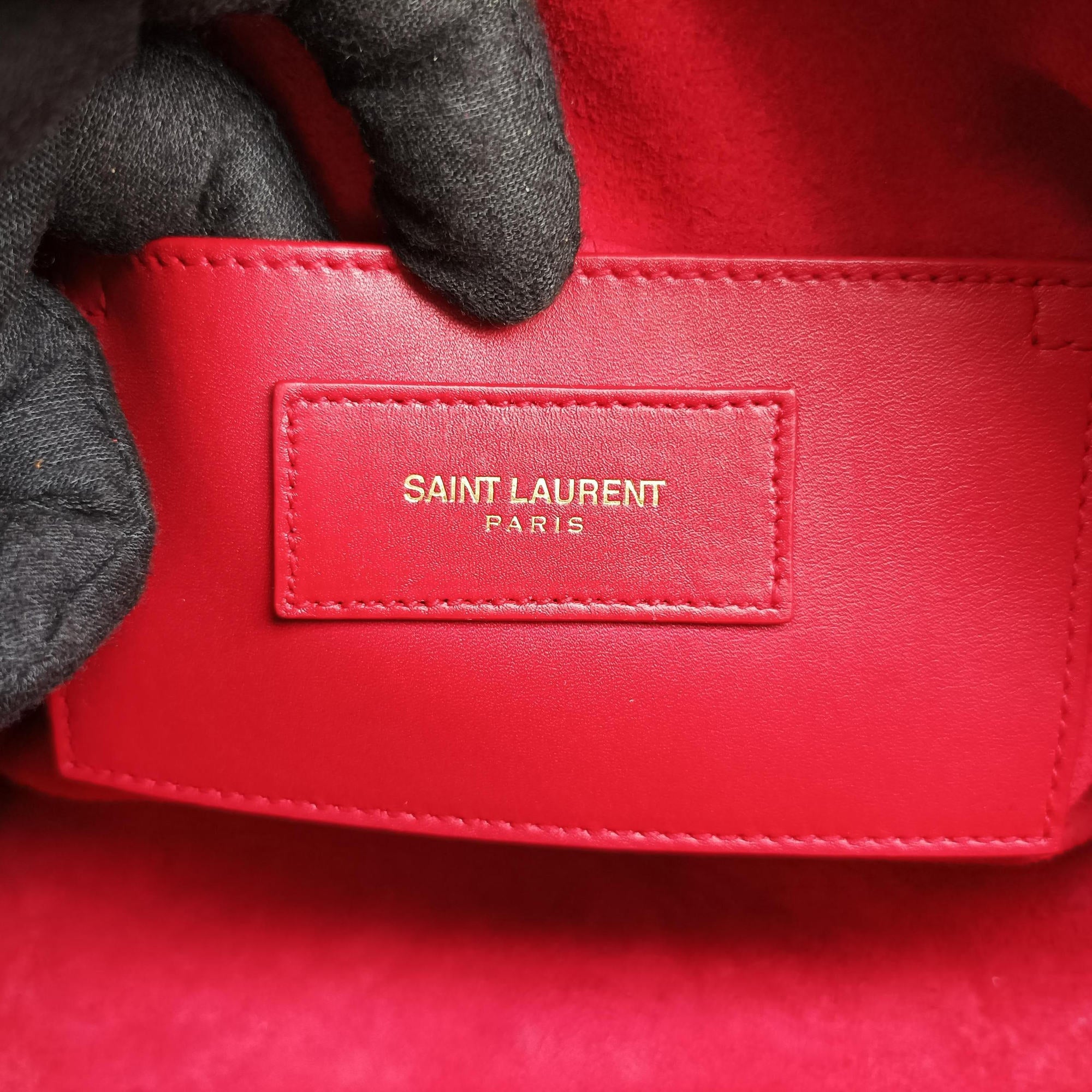 Pre-owned Yves Saint Laurent CLASSIC BABY DUFFLE Red Leather 330958 shoulderbag | stylenewstar