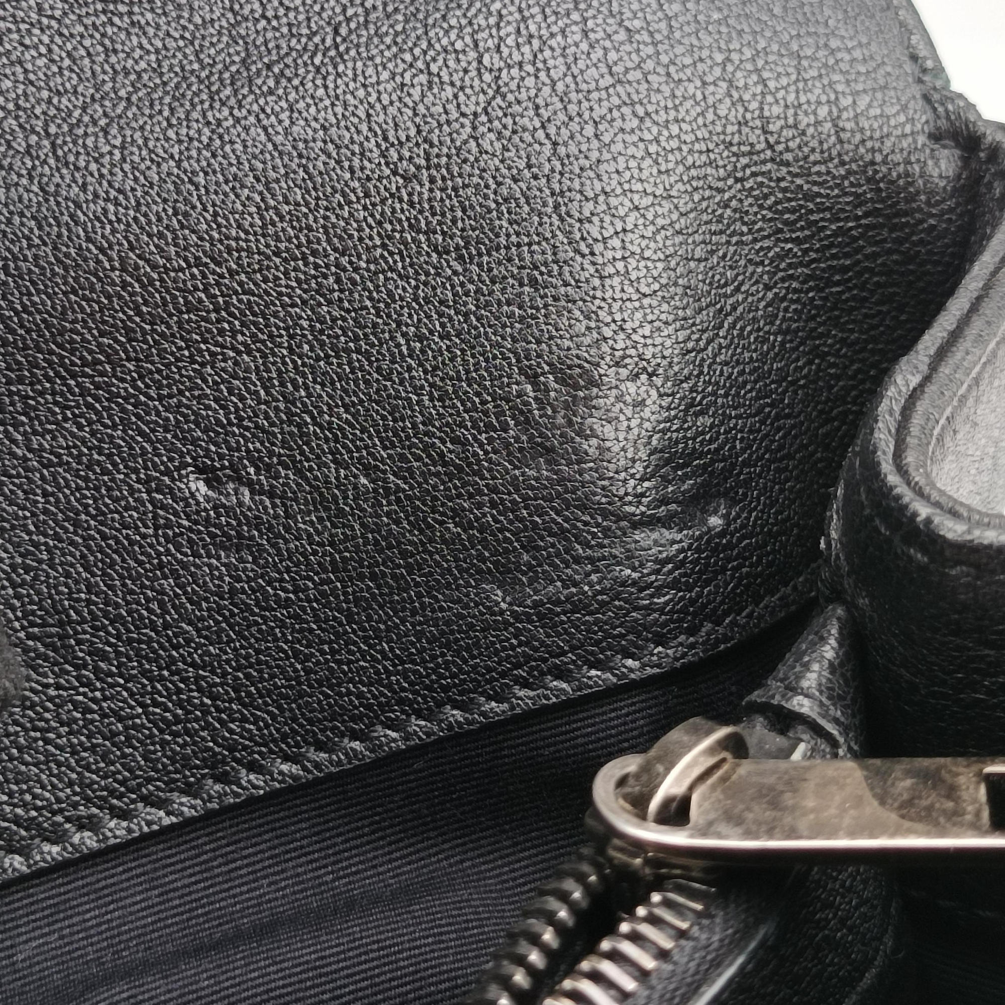 Pre-owned Yves Saint Laurent COLLEGE Black Leather 487212 shoulderbag | stylenewstar