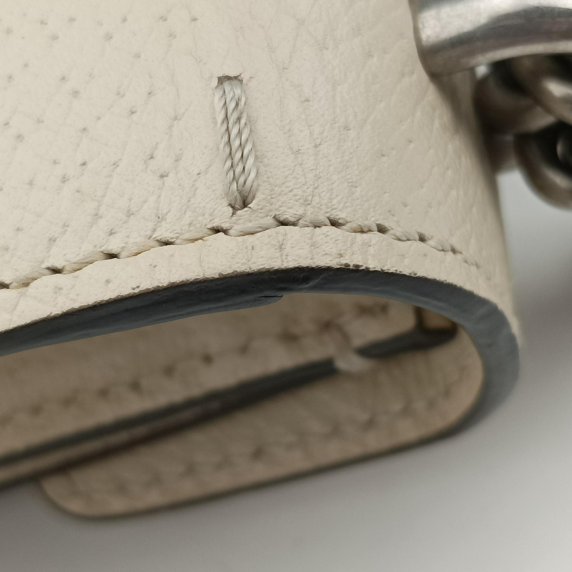 Pre-owned Gucci Dionysus White Leather 421970 shoulderbag | stylenewstar