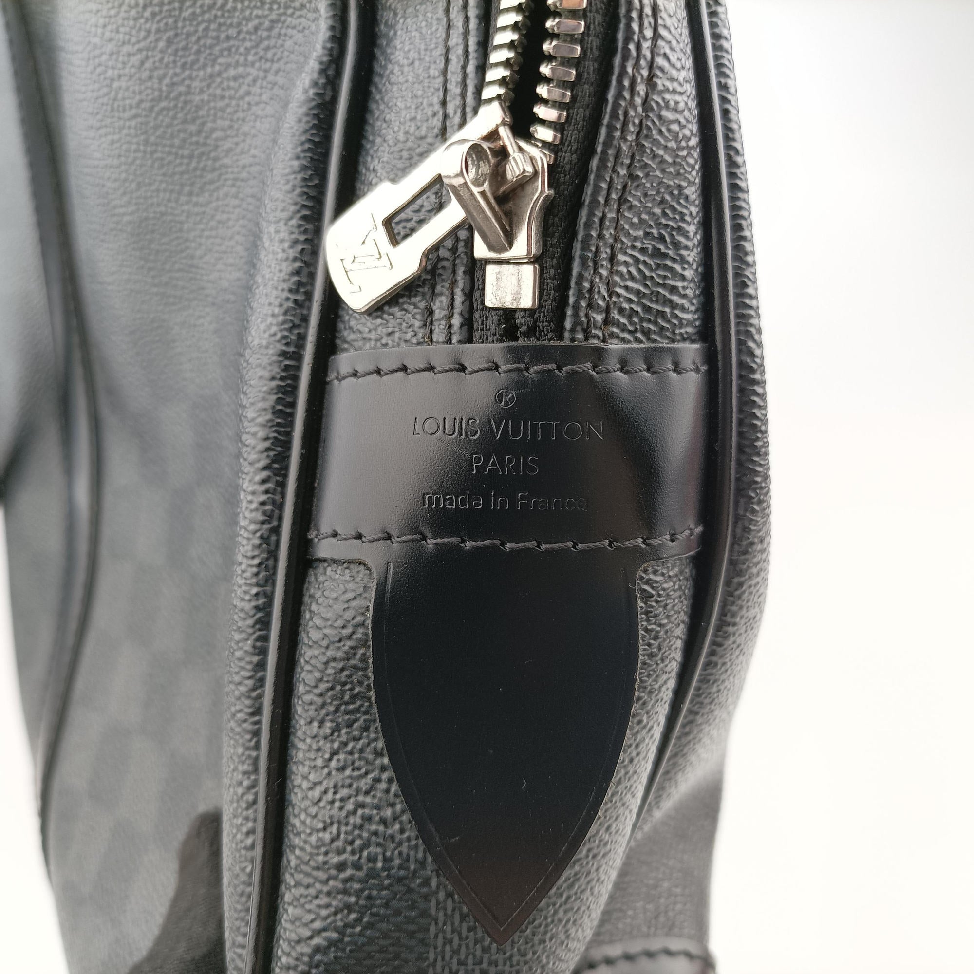 Pre-owned Louis Vuitton Porte Documents Voyage Noir Damier Graphite N41125 handbag | stylenewstar