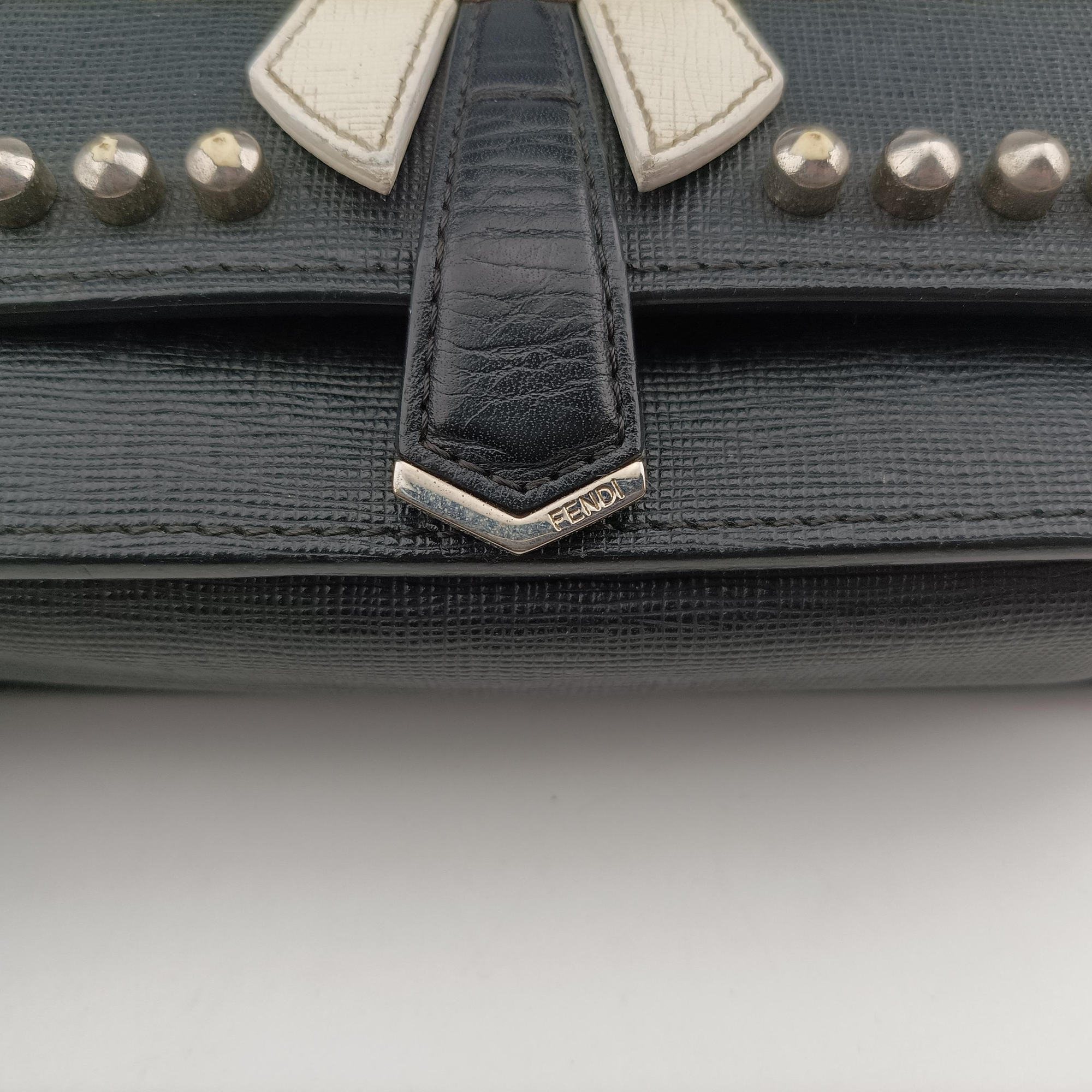 Pre-owned Fendi Monster Eyes Tube Black Leather 8M0346 shoulderbag | stylenewstar