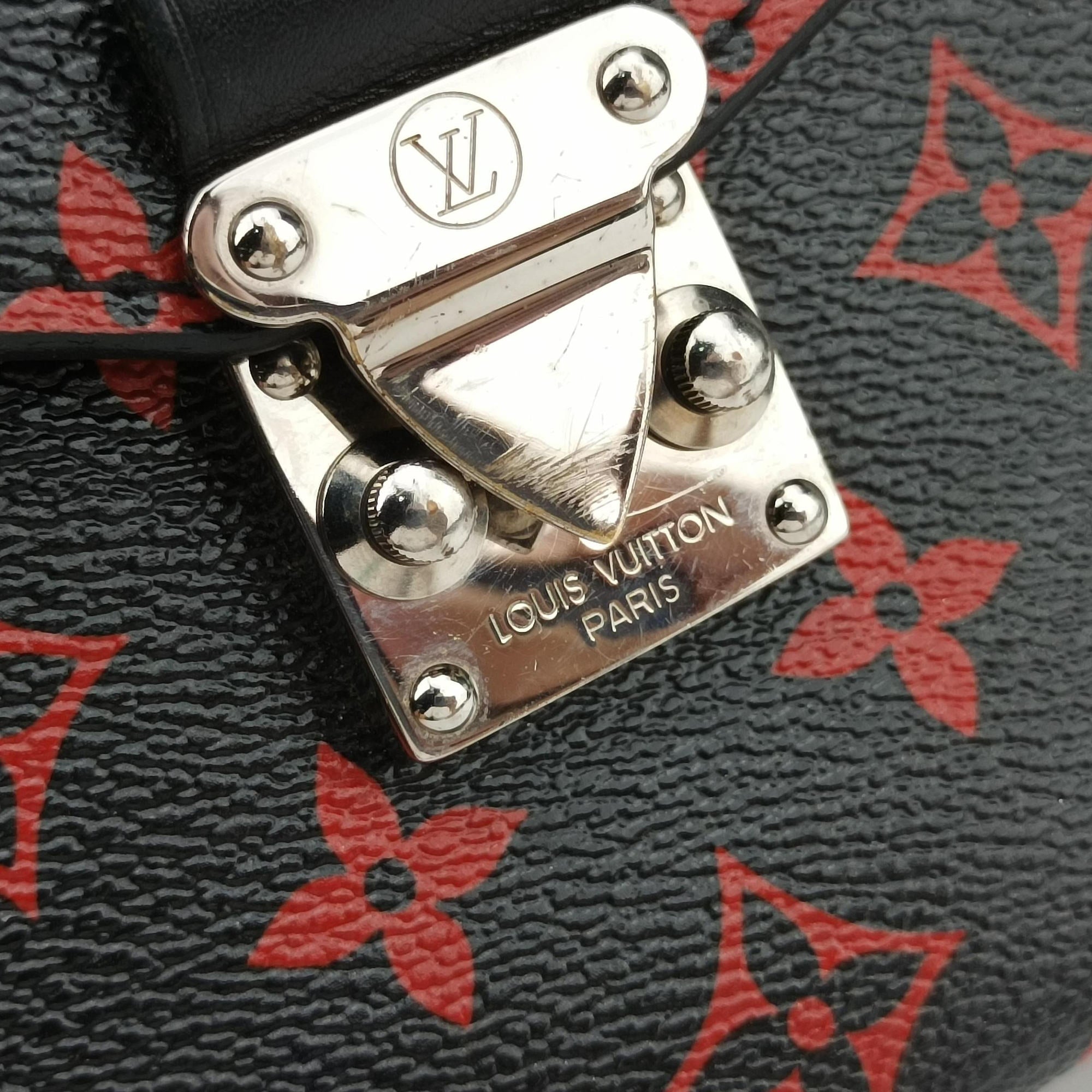 Secondhand Louis Vuitton Pochette Metis MM Noir×ROUGE Monogram Infrarouge M41462 shoulderbag | stylenewstar