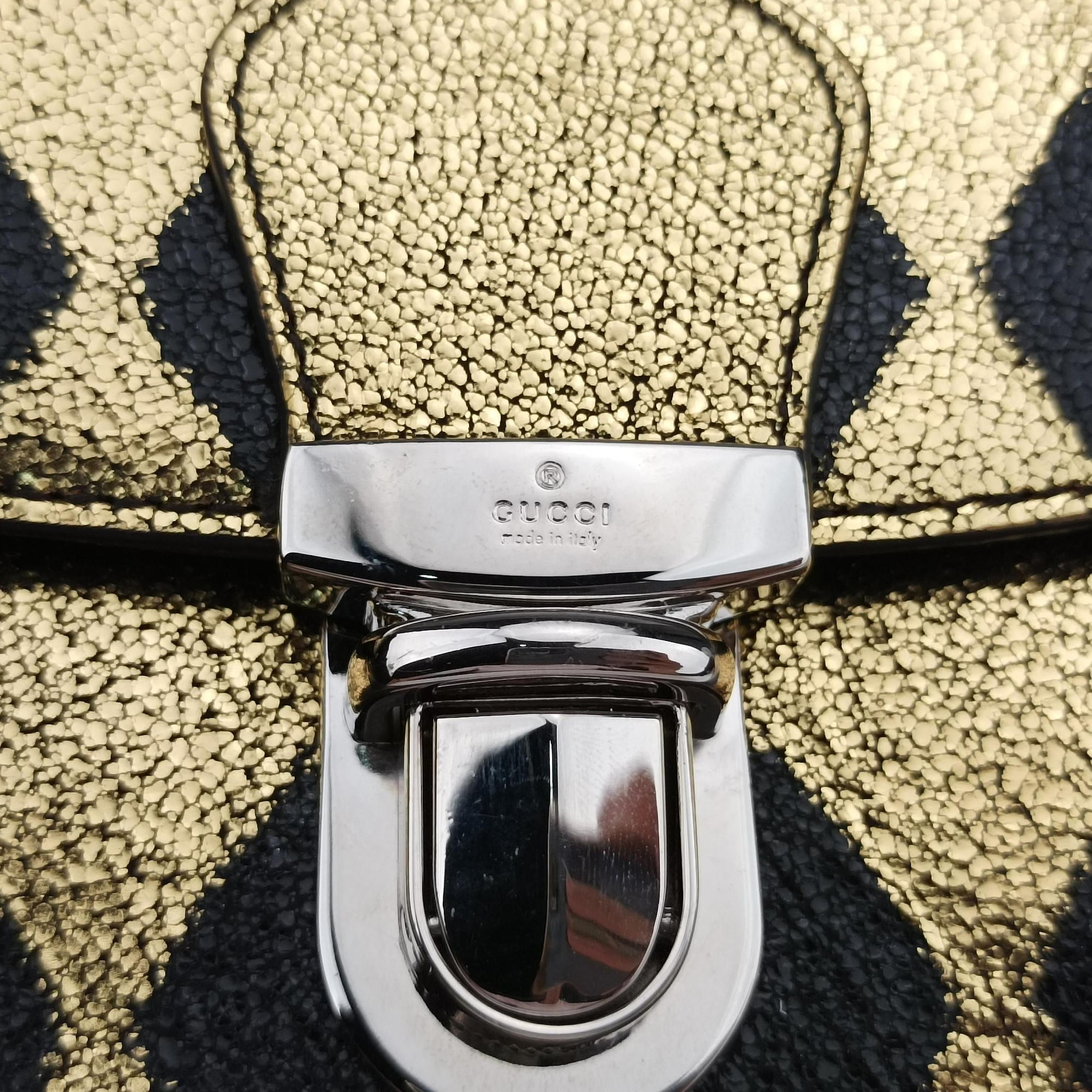 Vintage Gucci Metallic Crackle Golden×black Leather 605112 bum bag/waist bag | stylenewstar