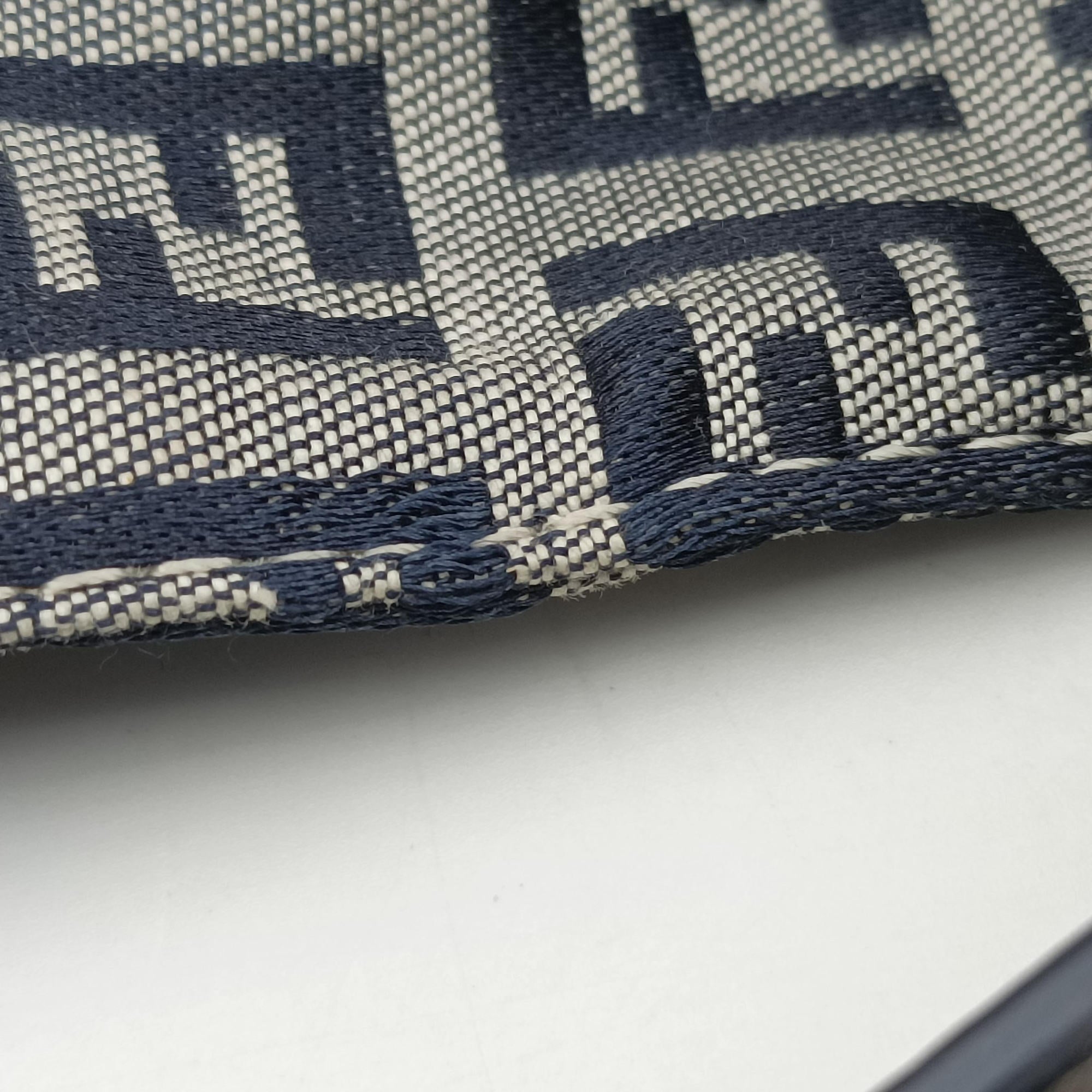 Pre-owned Fendi Mamma Baguette Navy Canvas 26424 shoulderbag | stylenewstar