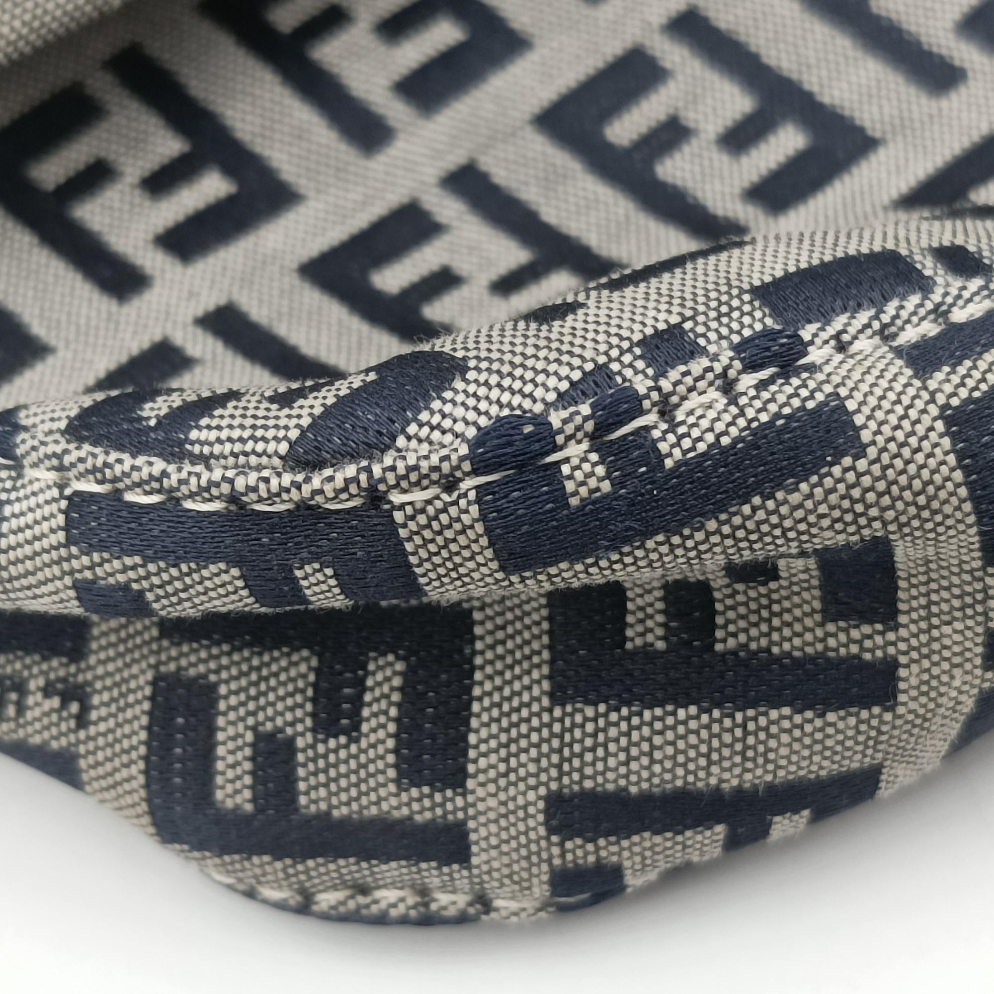 Pre-owned Fendi Mamma Baguette Navy Canvas 26424 shoulderbag | stylenewstar