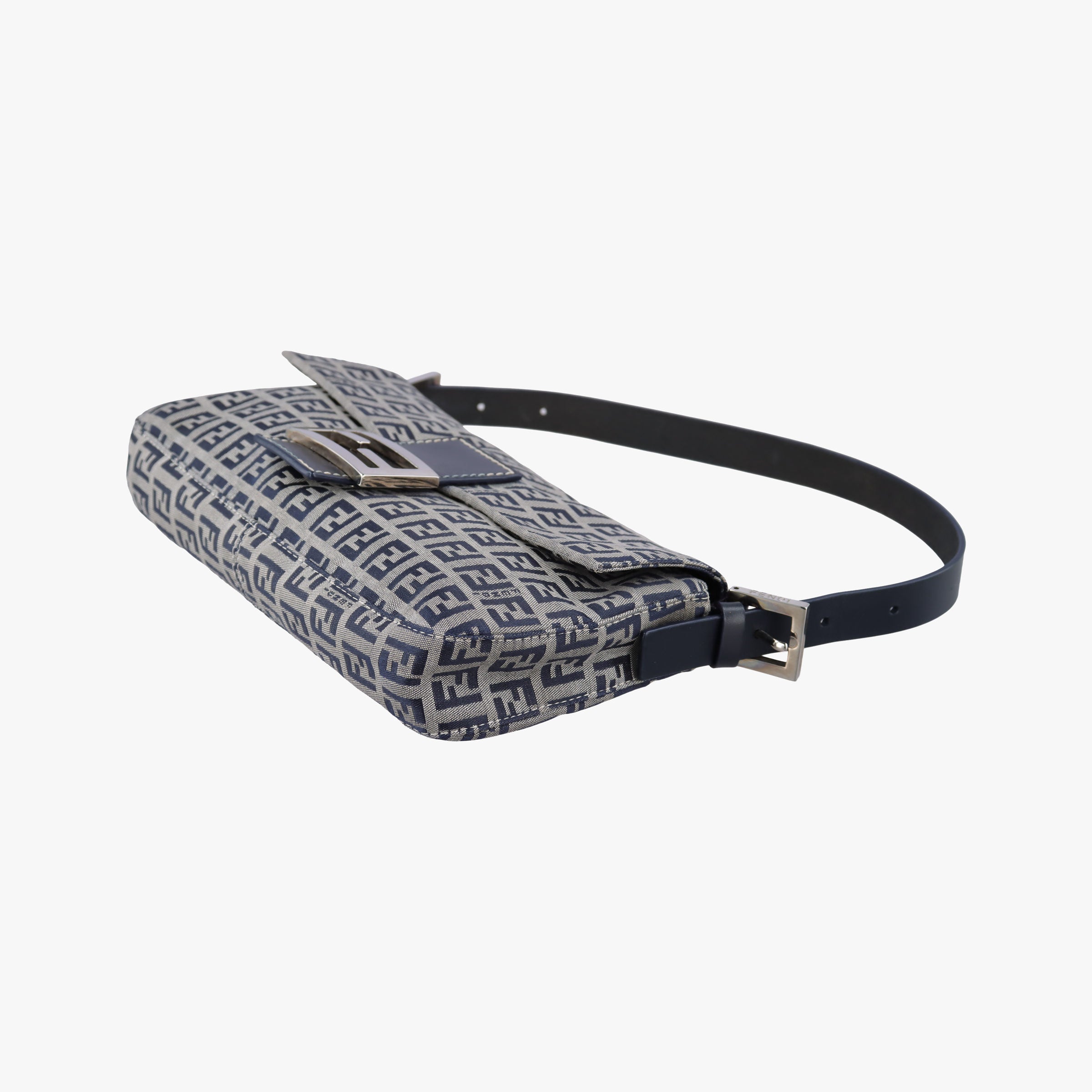 Pre-owned Fendi Mamma Baguette Navy Canvas 26424 shoulderbag | stylenewstar
