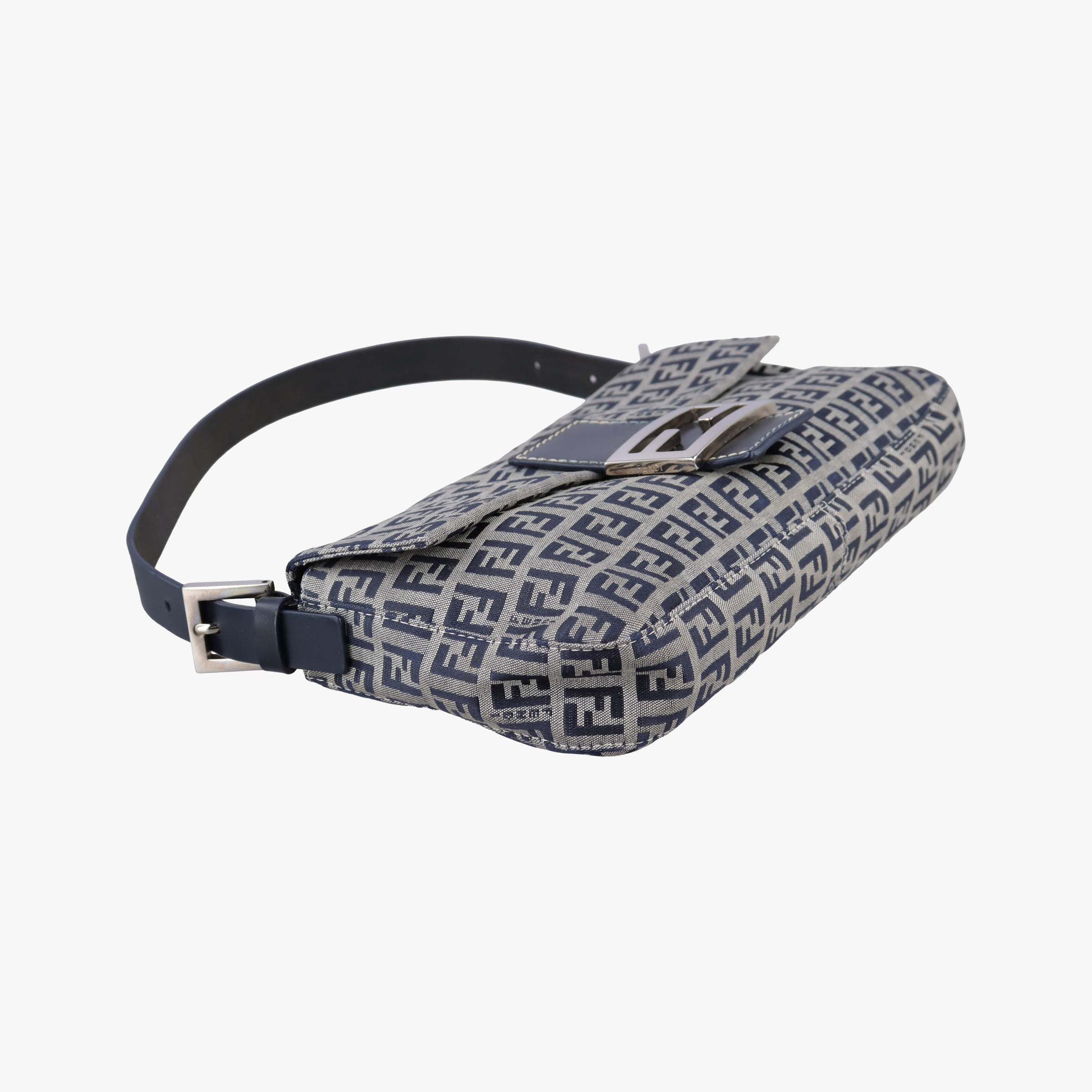 Pre-owned Fendi Mamma Baguette Navy Canvas 26424 shoulderbag | stylenewstar