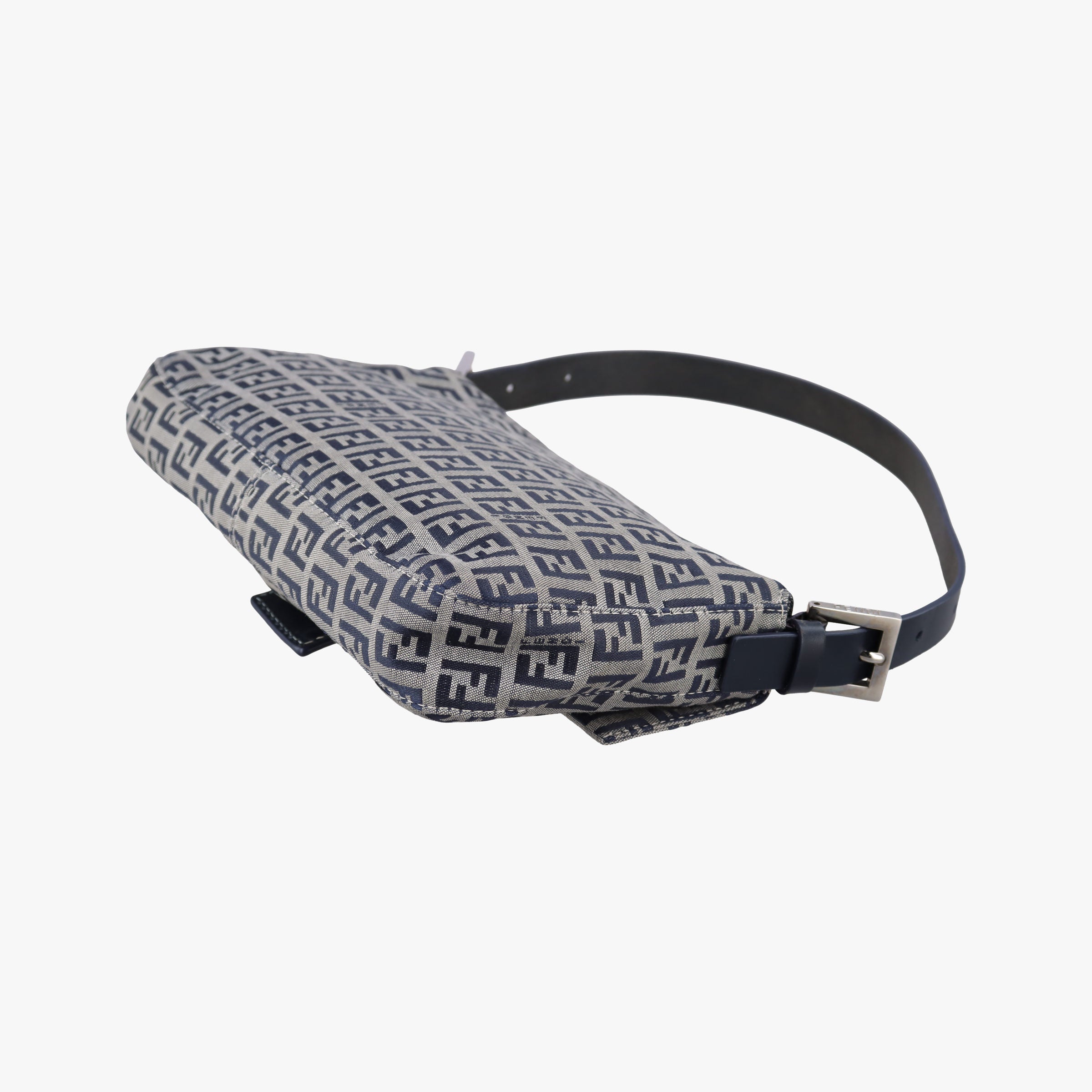 Pre-owned Fendi Mamma Baguette Navy Canvas 26424 shoulderbag | stylenewstar