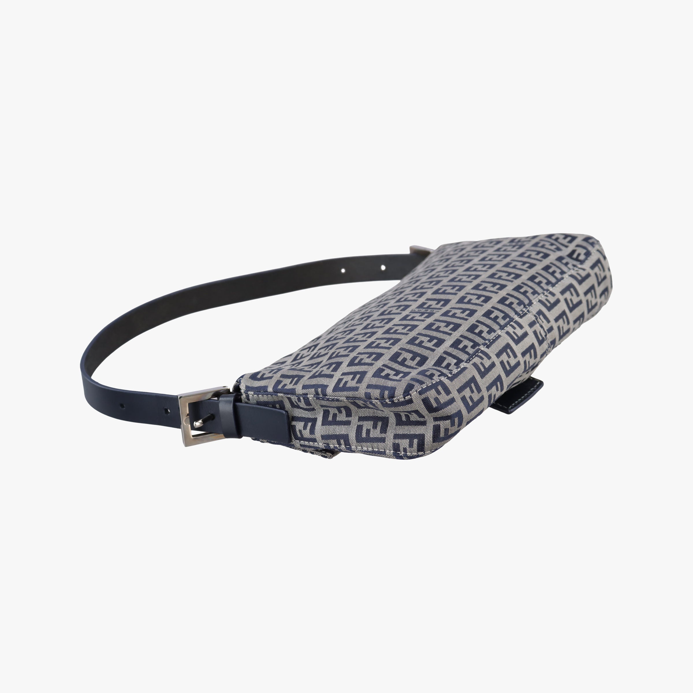 Pre-owned Fendi Mamma Baguette Navy Canvas 26424 shoulderbag | stylenewstar