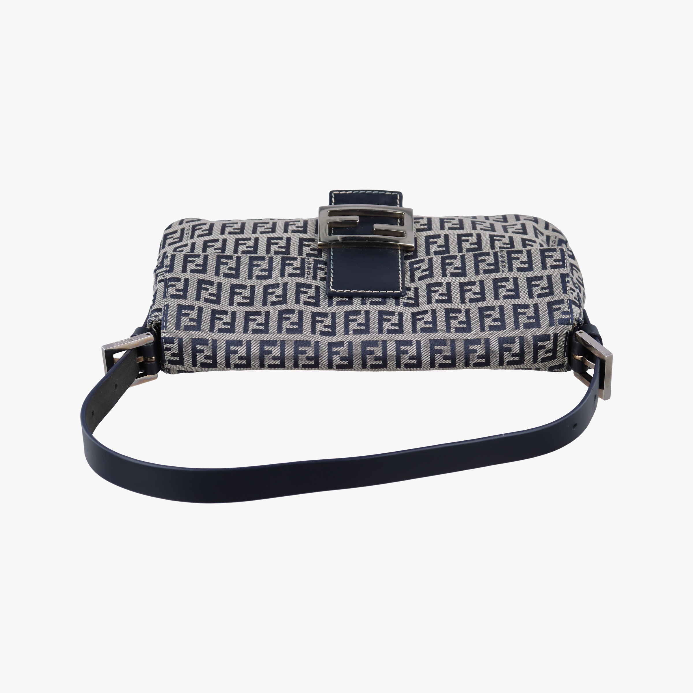 Pre-owned Fendi Mamma Baguette Navy Canvas 26424 shoulderbag | stylenewstar