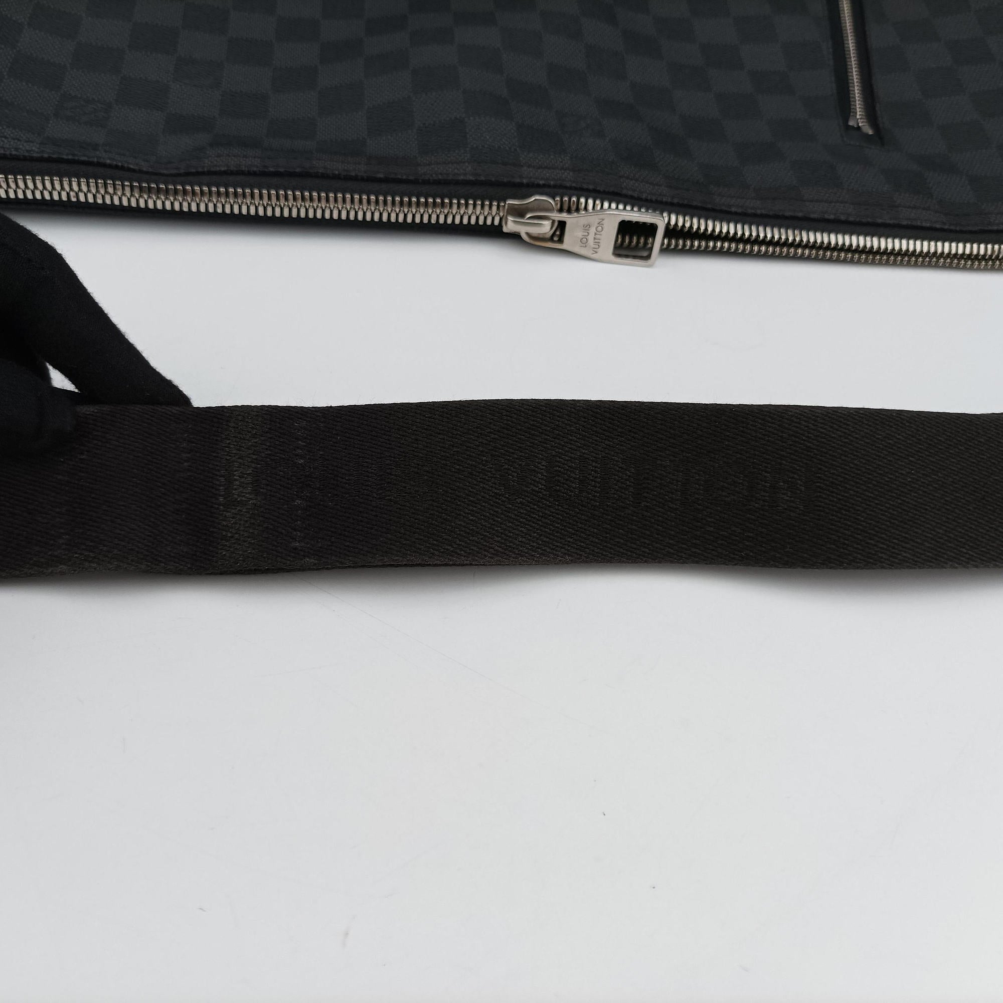 Vintage Louis Vuitton MICK MM Noir Damier Graphite N41106 shoulderbag | stylenewstar