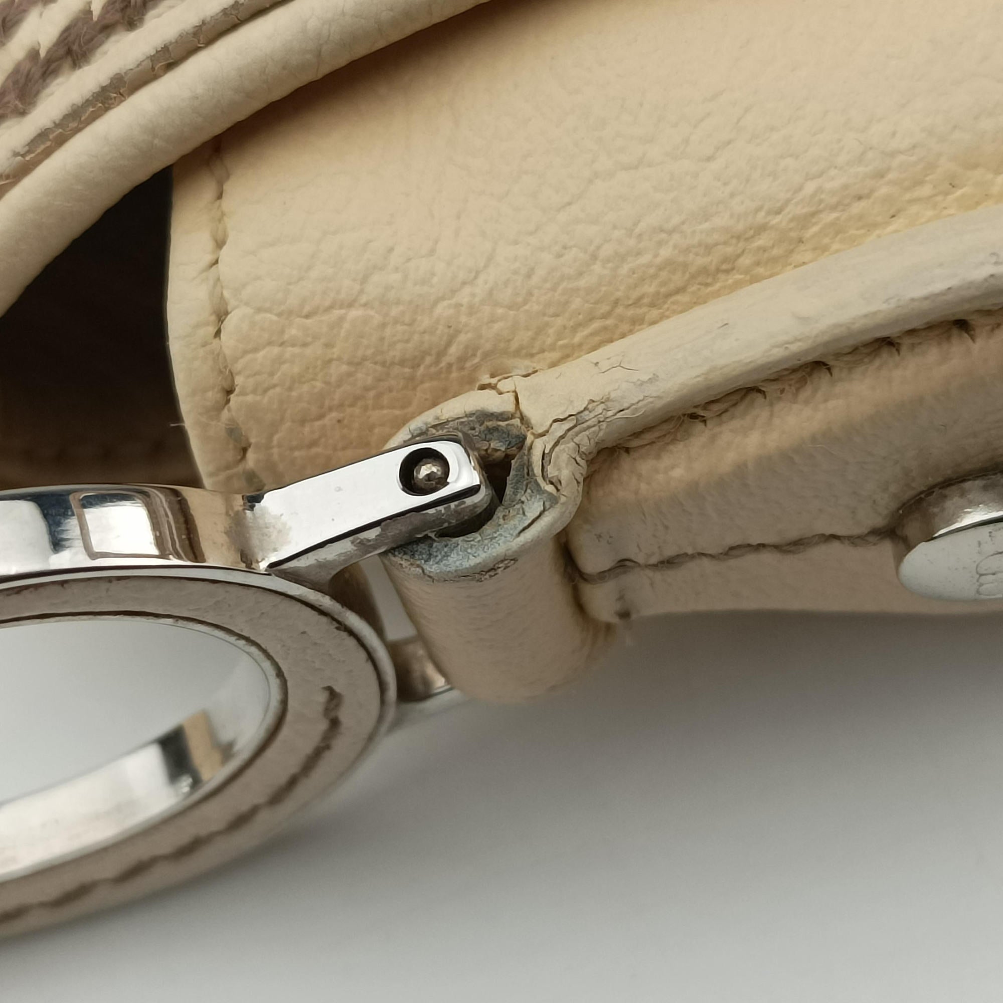 Pre-owned Christian Dior D charm ivory Leather  handbag | stylenewstar