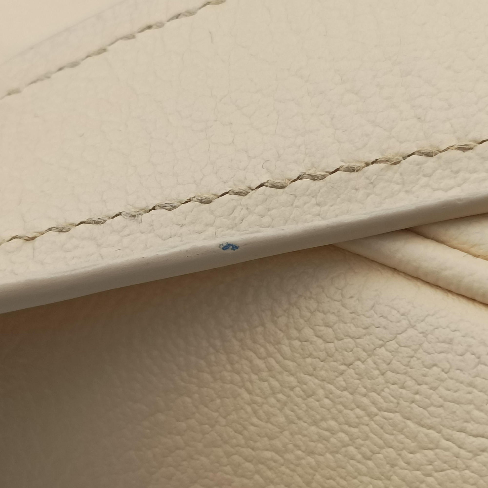 Pre-owned Christian Dior D charm ivory Leather  handbag | stylenewstar