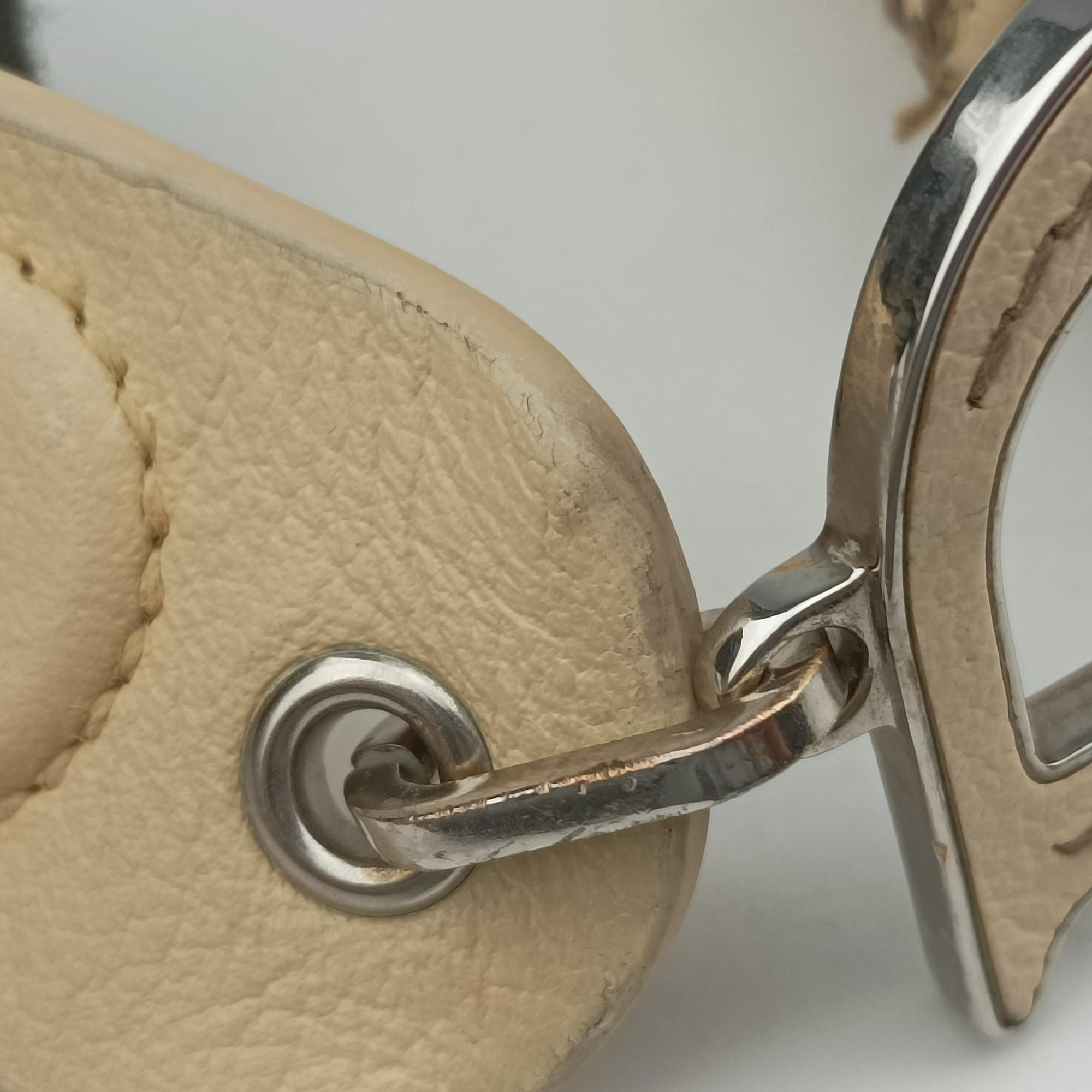 Pre-owned Christian Dior D charm ivory Leather  handbag | stylenewstar