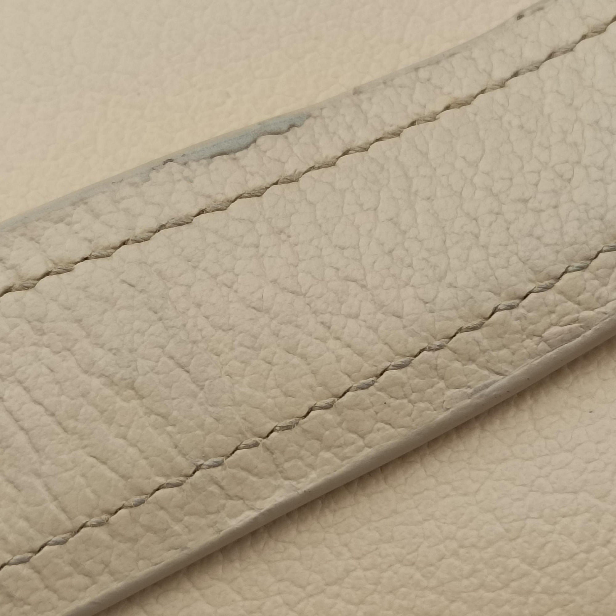 Pre-owned Christian Dior D charm ivory Leather  handbag | stylenewstar