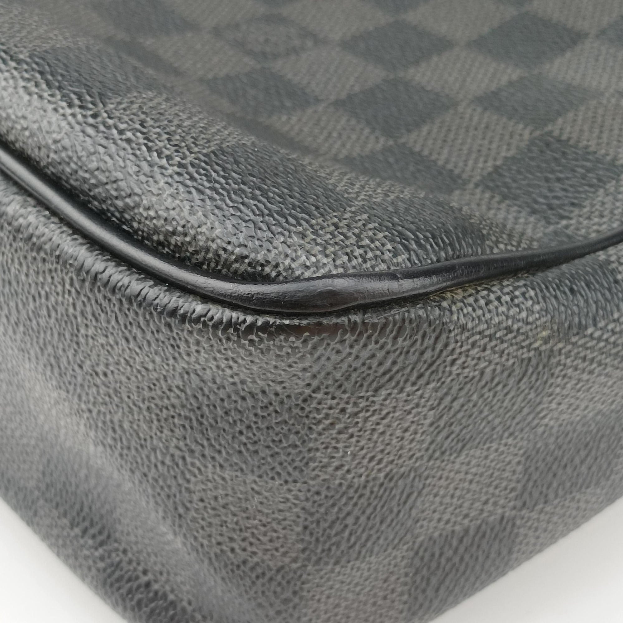 Pre-owned Louis Vuitton DANIEL MM Noir Damier GRAPHITE N58029 shoulderbag | stylenewstar