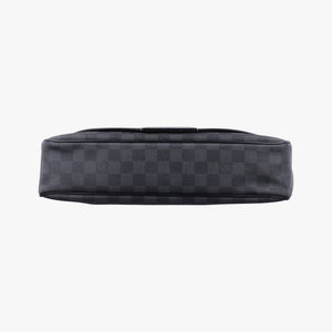 Pre-owned Louis Vuitton DANIEL MM Noir Damier GRAPHITE N58029 shoulderbag | stylenewstar