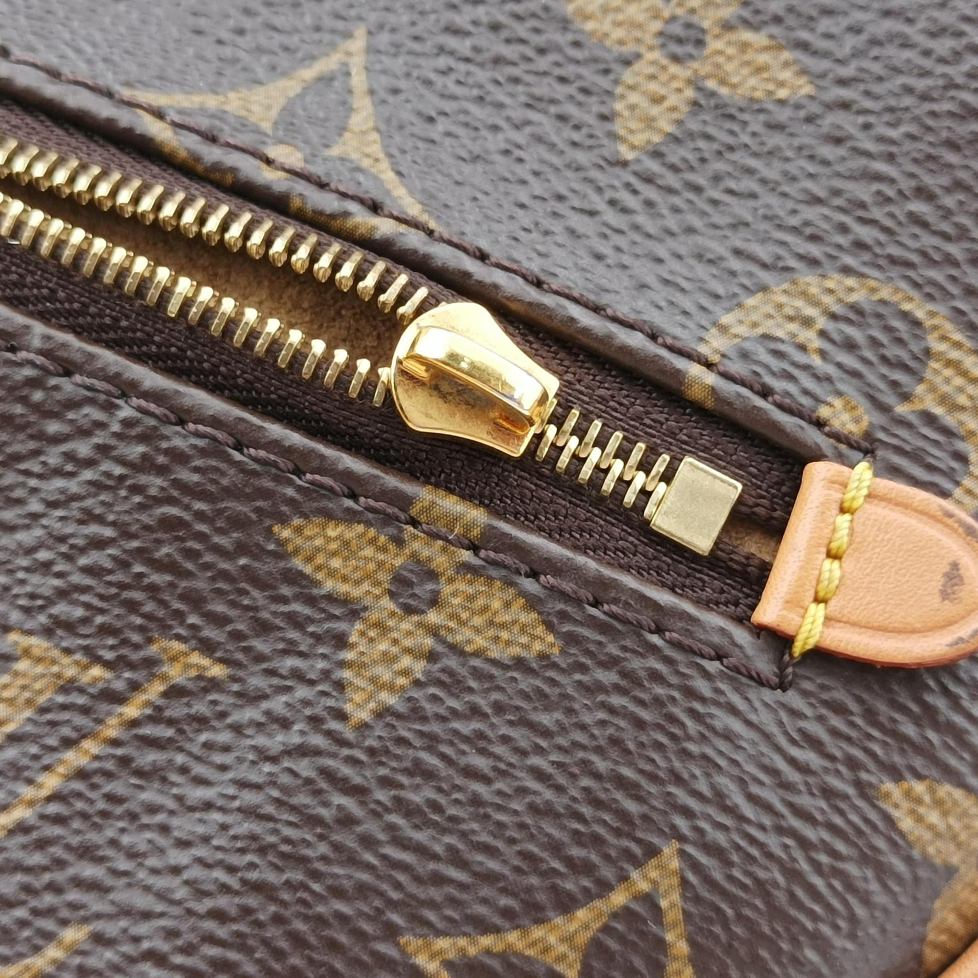Pre-owned Louis Vuitton LOOP Brown×Beige Monogram Canvas M81098 shoulderbag | stylenewstar