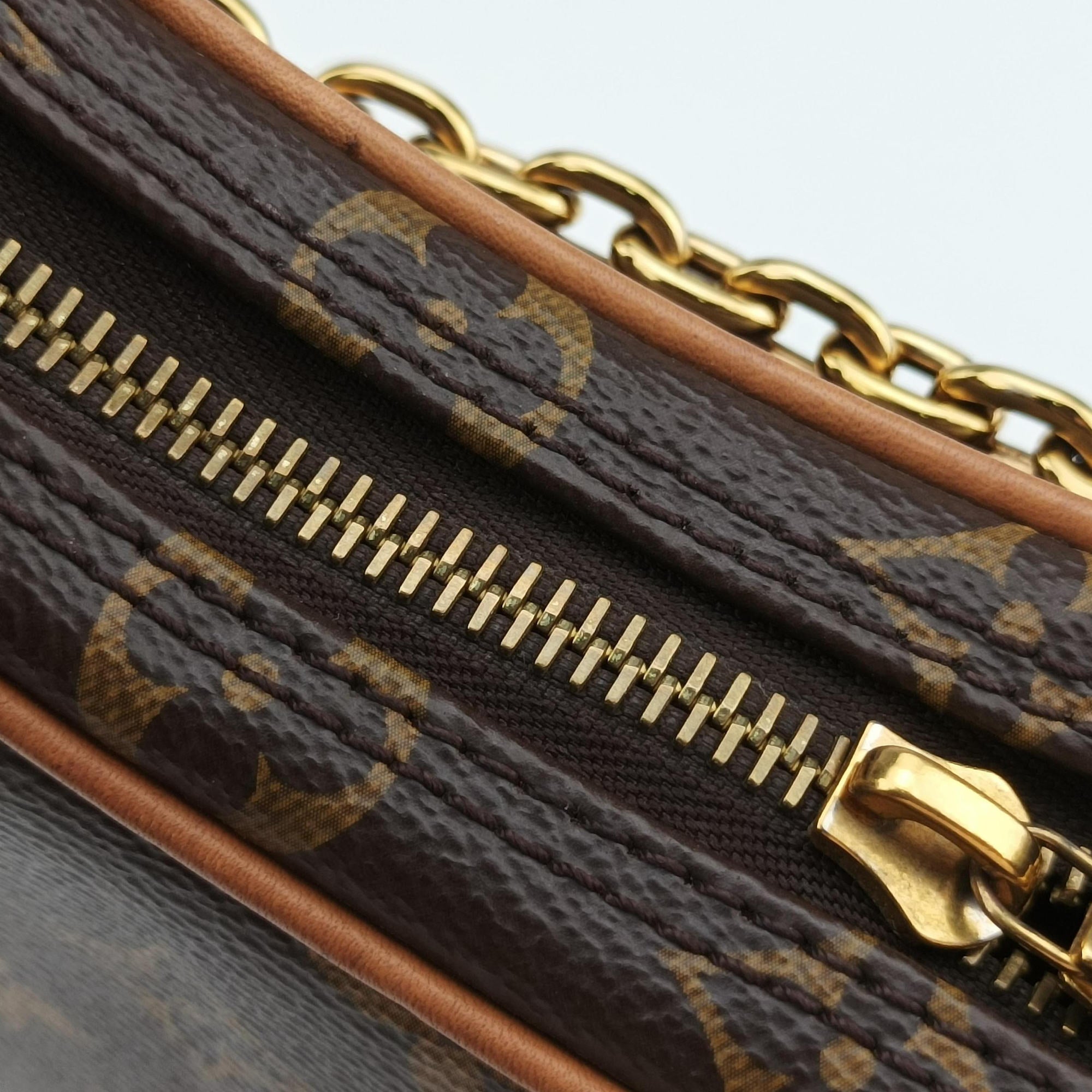 Pre-owned Louis Vuitton LOOP Brown×Beige Monogram Canvas M81098 shoulderbag | stylenewstar