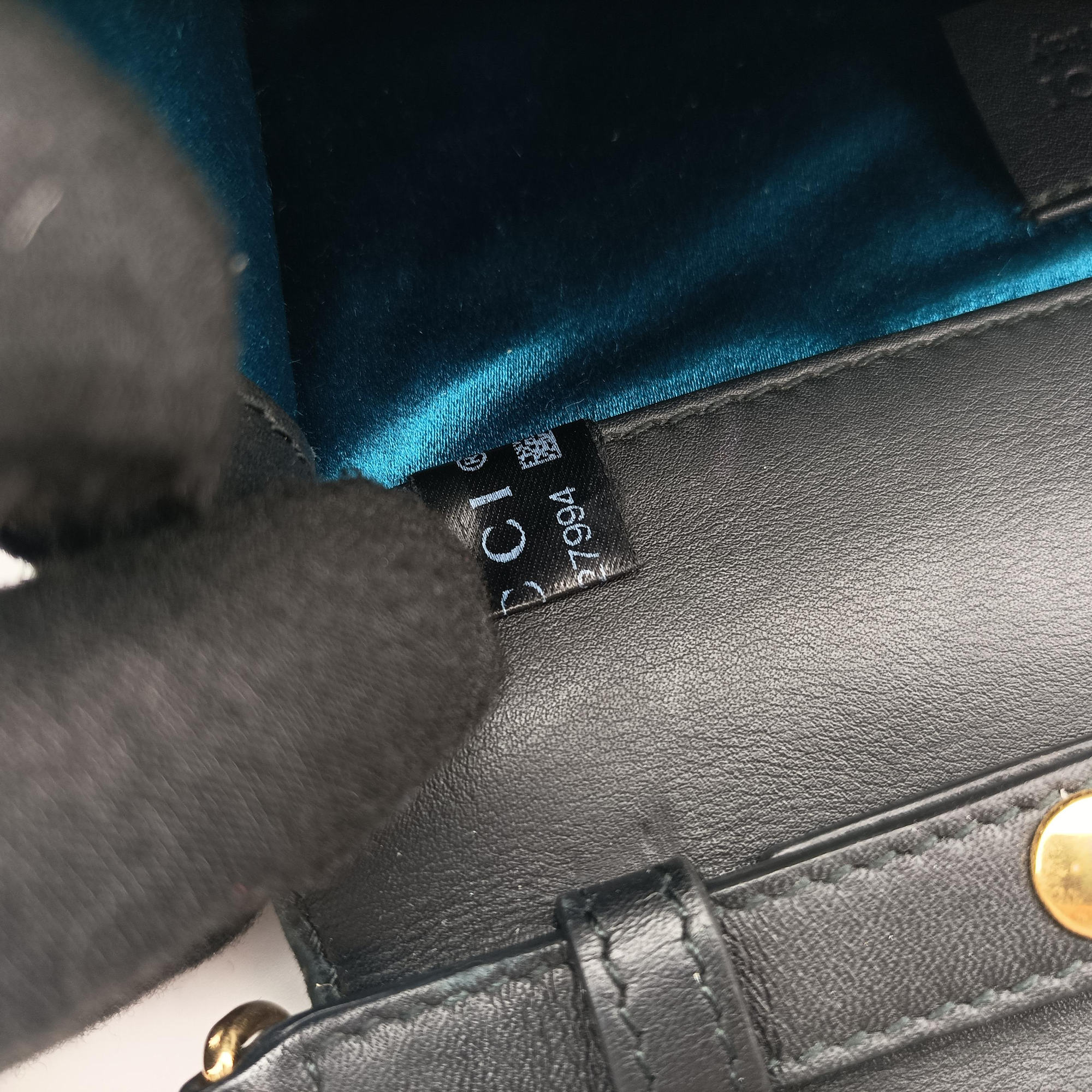 Pre-owned Gucci Square G Black velour 544242 shoulderbag | stylenewstar