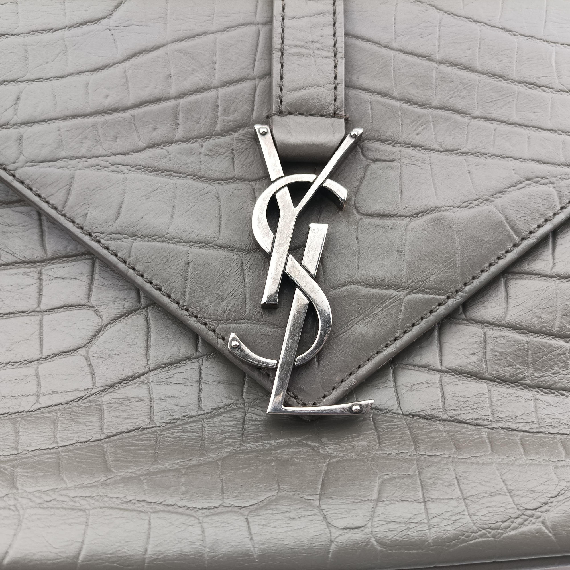 Pre-owned Yves Saint Laurent COLLEGE Grey Leather 428101 shoulderbag | stylenewstar