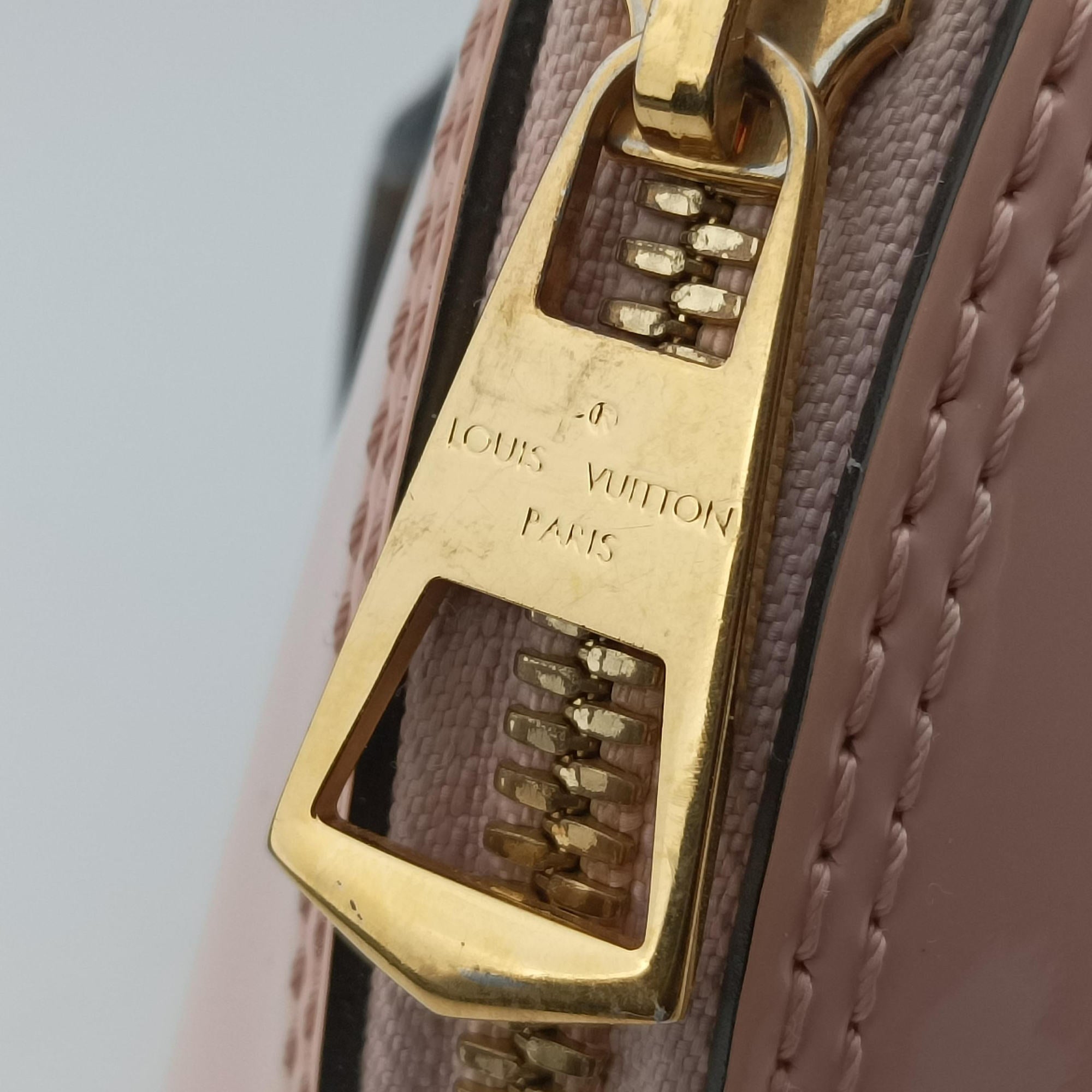 Secondhand Louis Vuitton Alma BB ROSE BALLERIN Vernis M51949 shoulderbag | stylenewstar