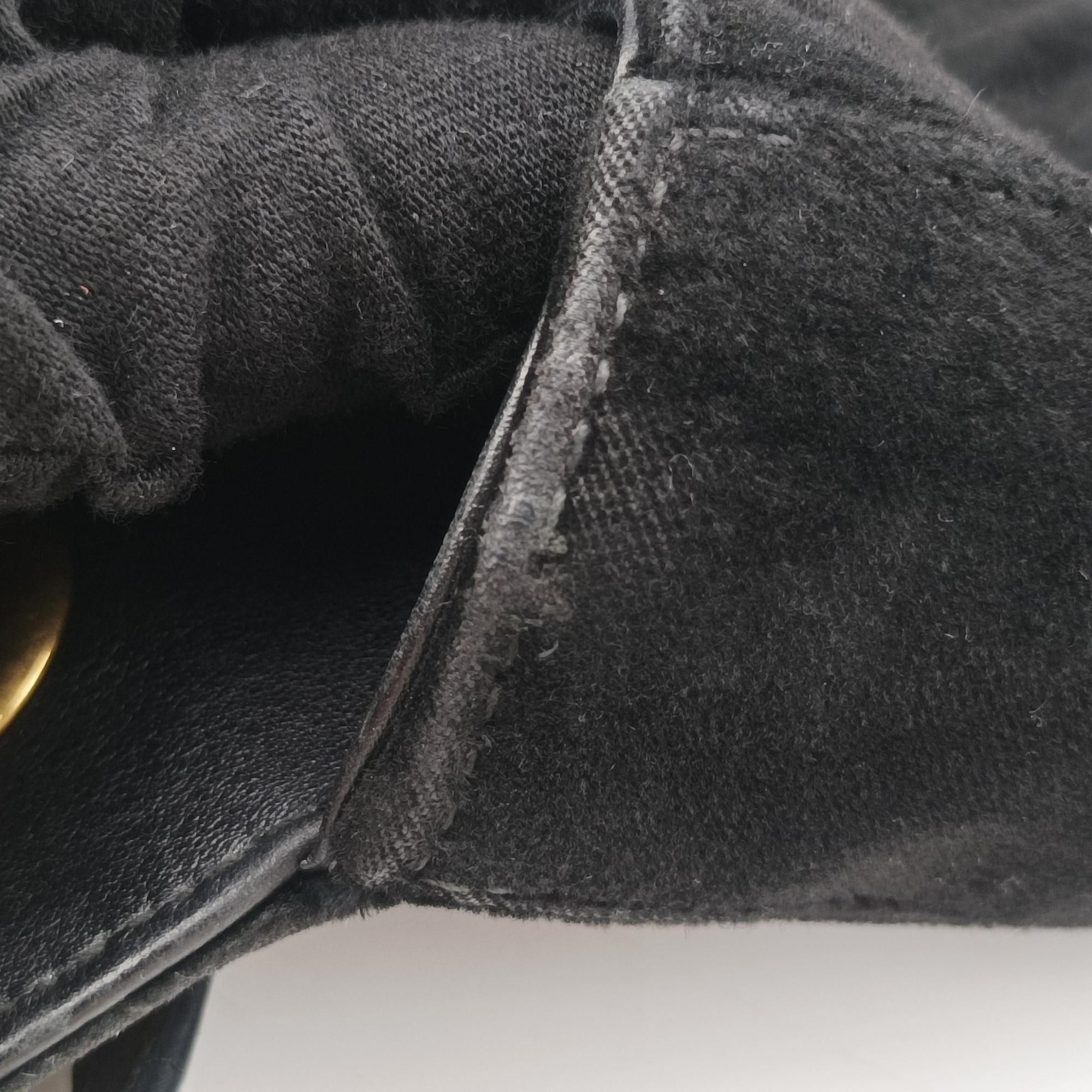 Pre-owned Gucci GG Marmont Black velour 443497 shoulderbag | stylenewstar