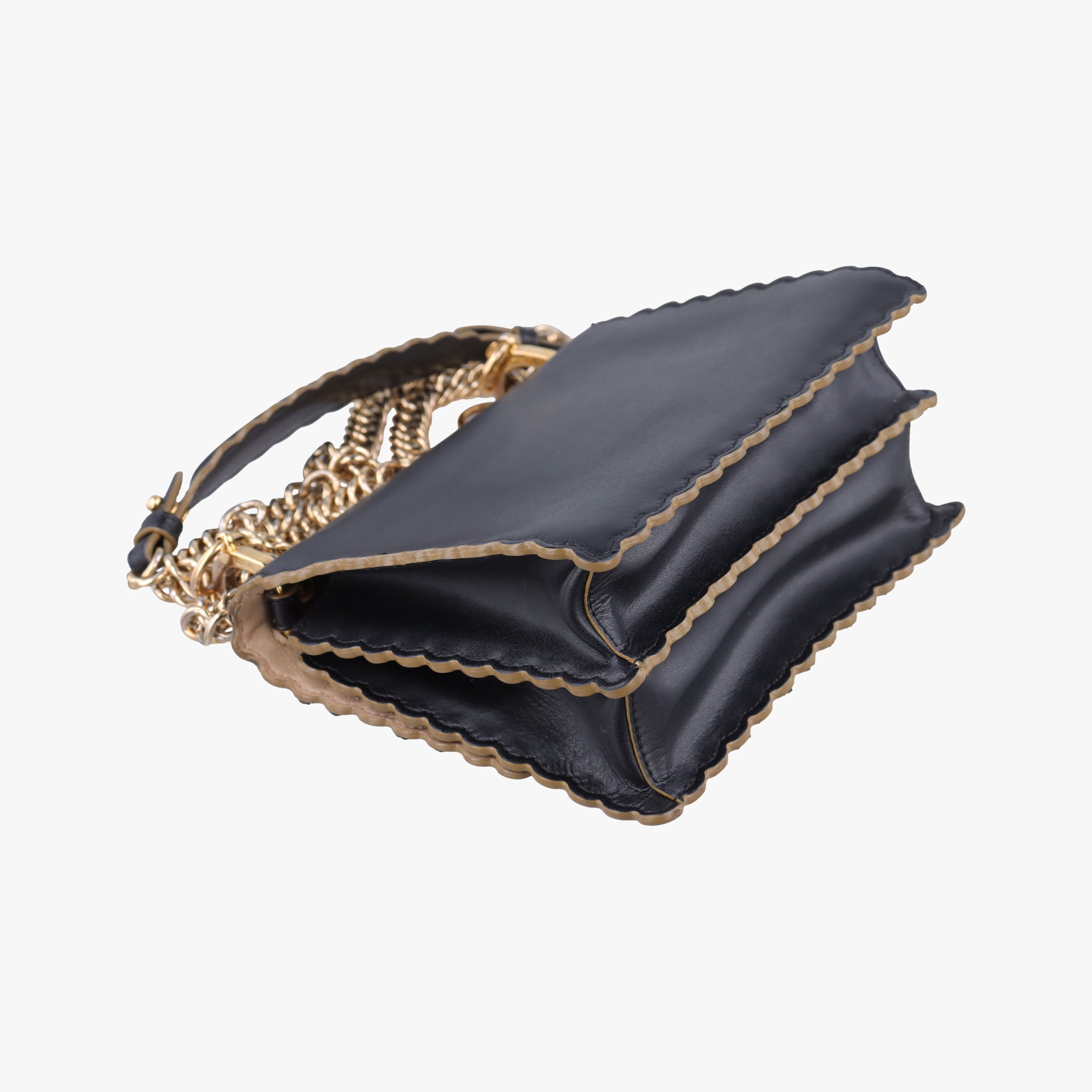 Pre-owned Fendi Studded Kan I Black Leather 8M0381 shoulderbag | stylenewstar