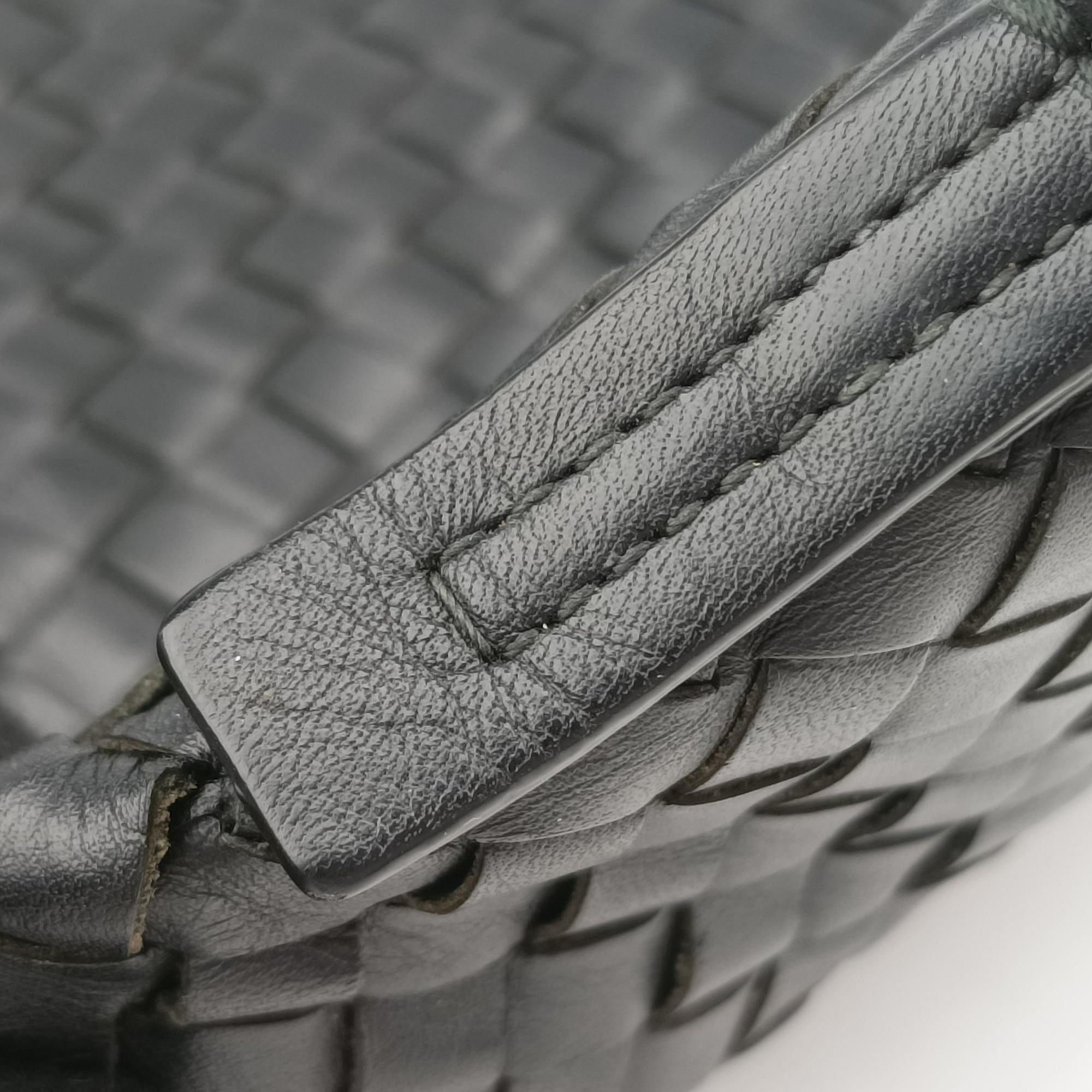 Pre-owned Bottega Veneta Intrecciato Black lambskin  shoulderbag | stylenewstar