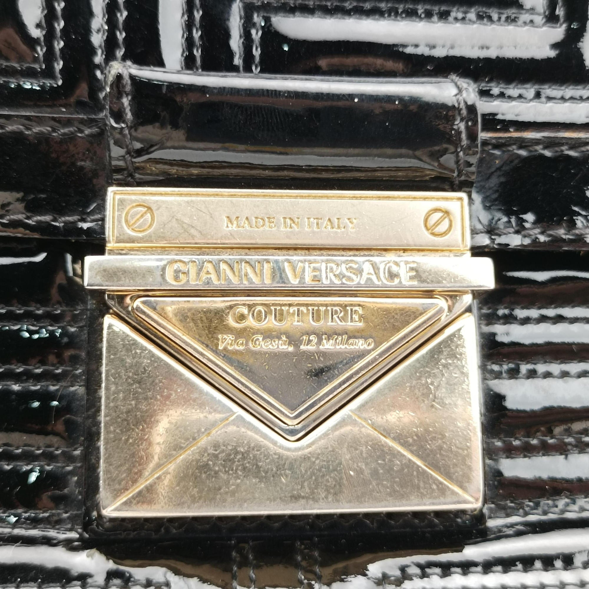 Secondhand VERSACE back grain Black Patent Leather  shoulderbag | stylenewstar