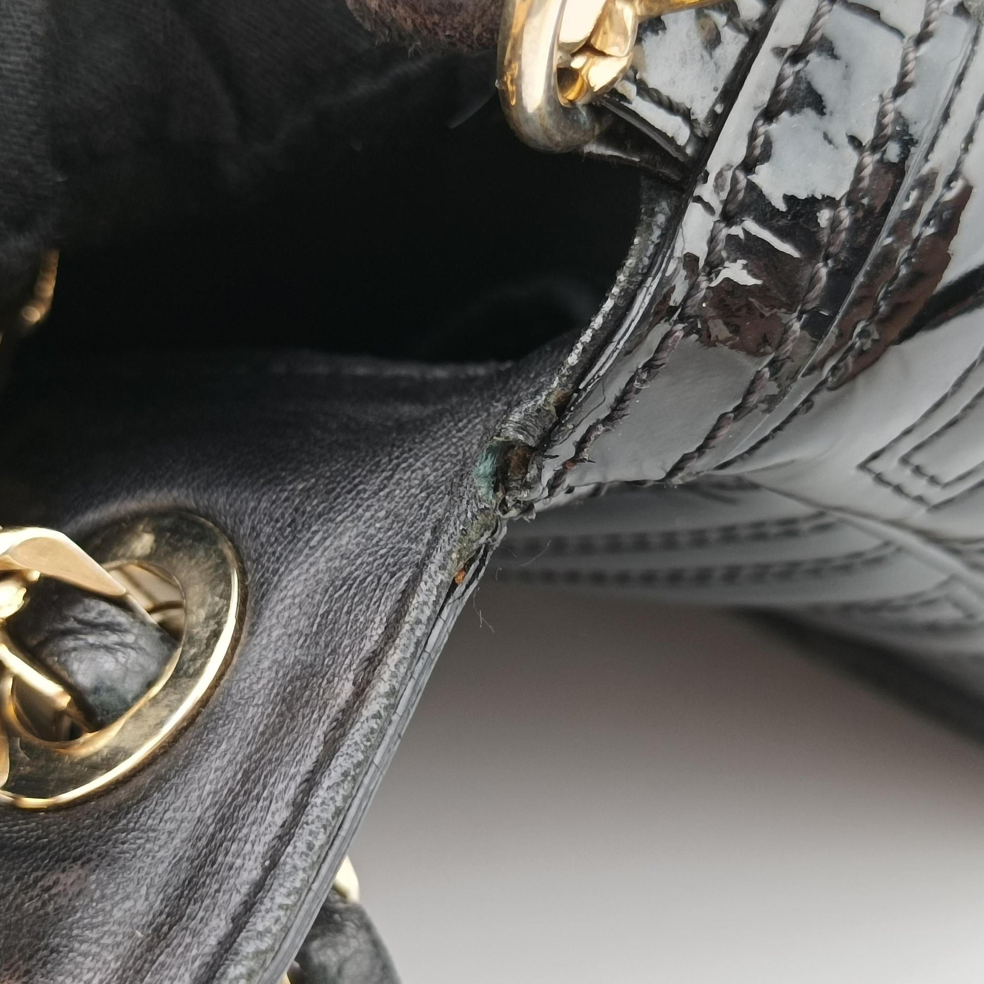 Secondhand VERSACE back grain Black Patent Leather  shoulderbag | stylenewstar