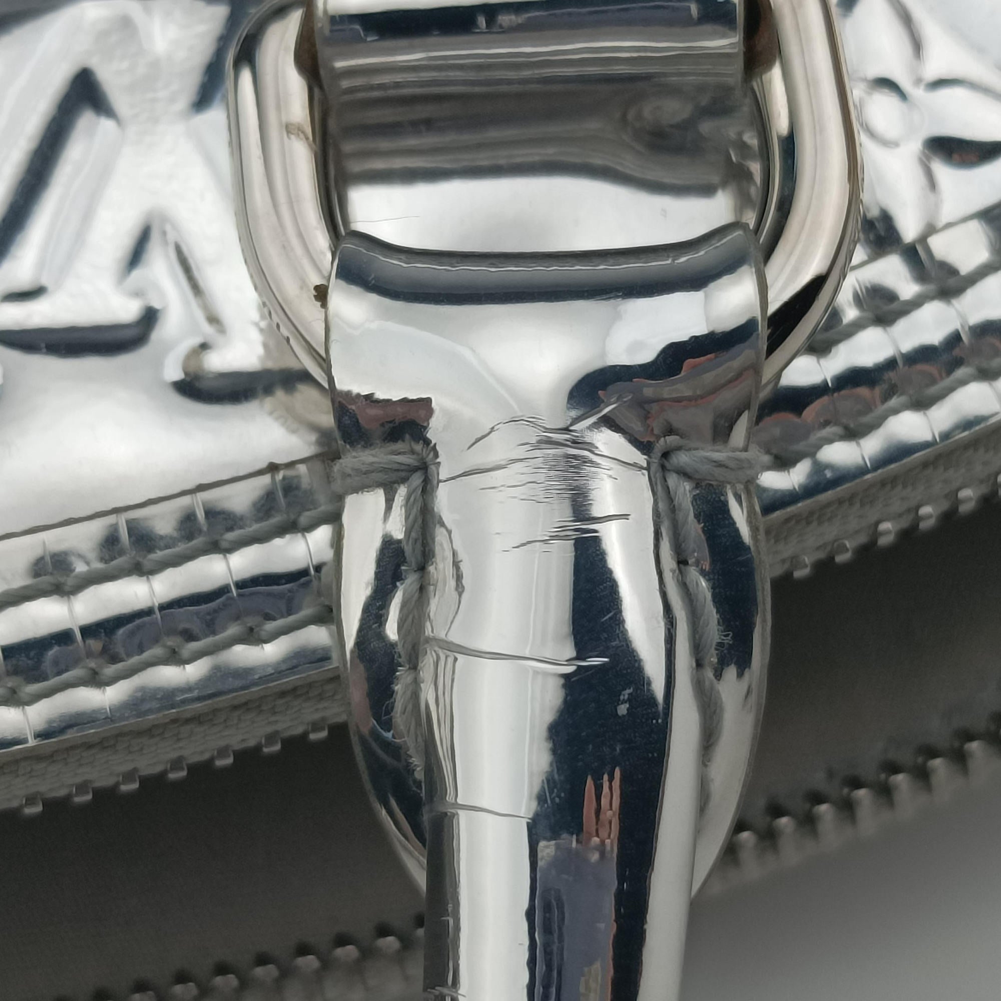Pre-owned Louis Vuitton Lockit Silver Monogram Miroir M95449 handbag | stylenewstar