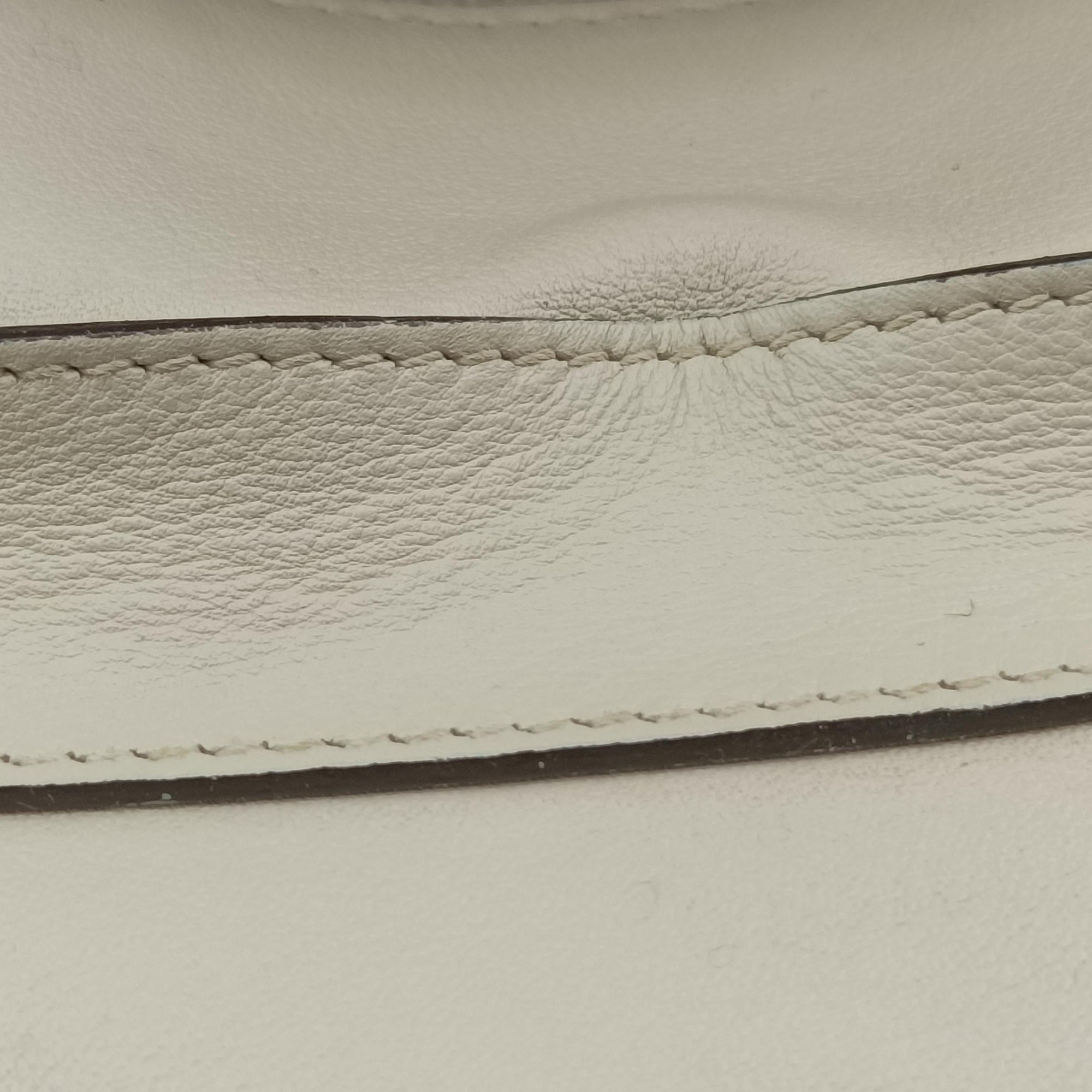 Pre-owned Gucci Tassel Handmade Medium Flap White Leather 263954 shoulderbag | stylenewstar