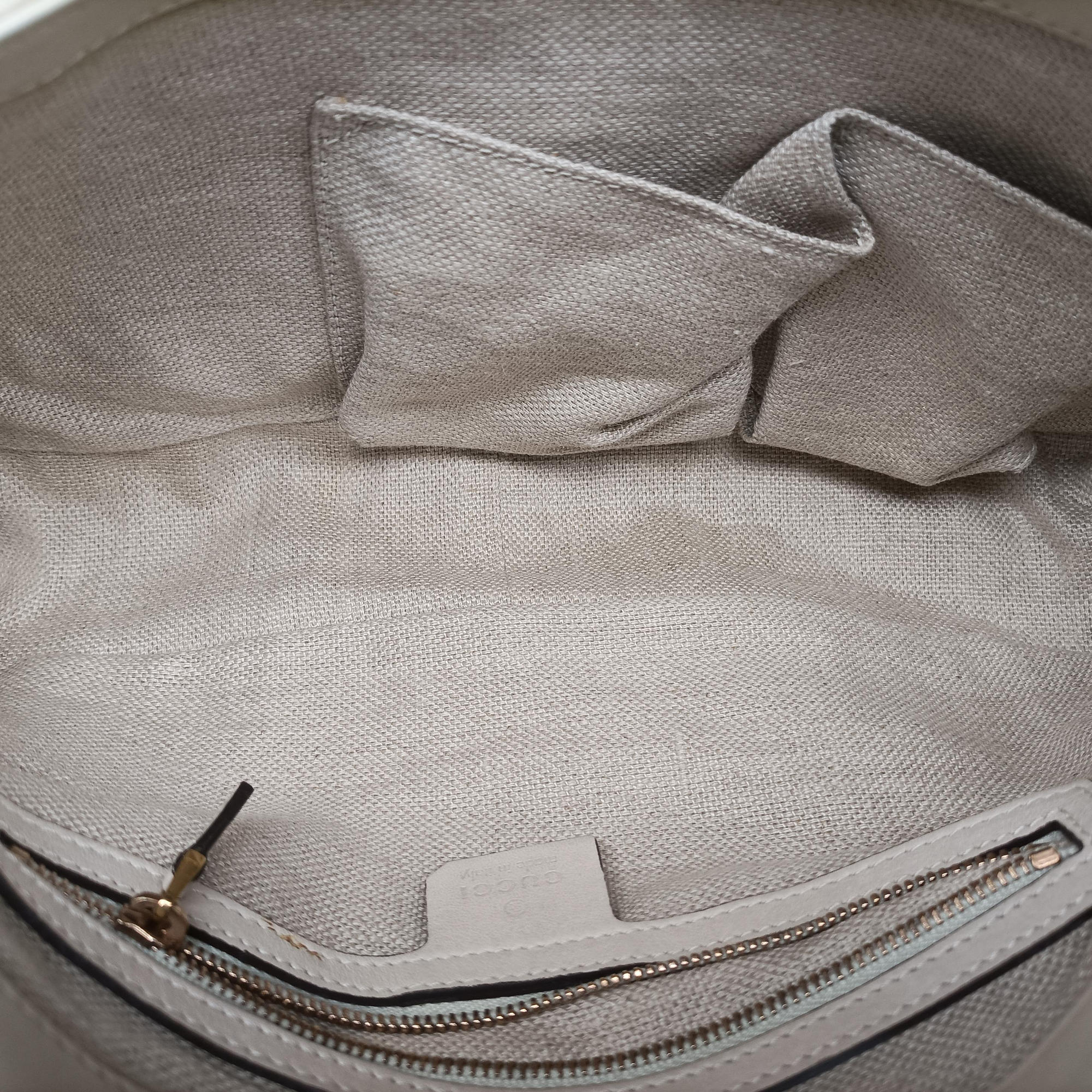 Pre-owned Gucci Tassel Handmade Medium Flap White Leather 263954 shoulderbag | stylenewstar
