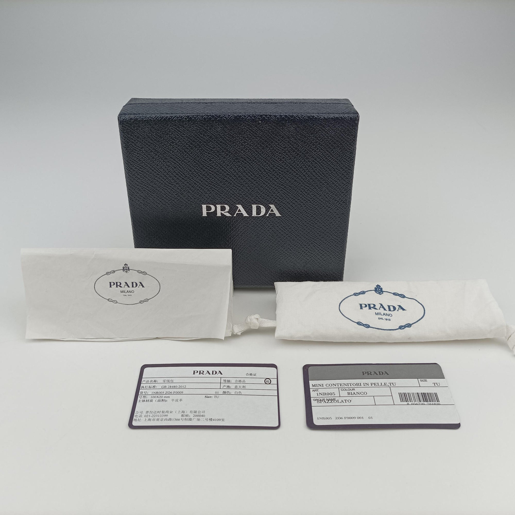 Vintage Prada Triangle Chain Pouch White Leather  shoulderbag | stylenewstar