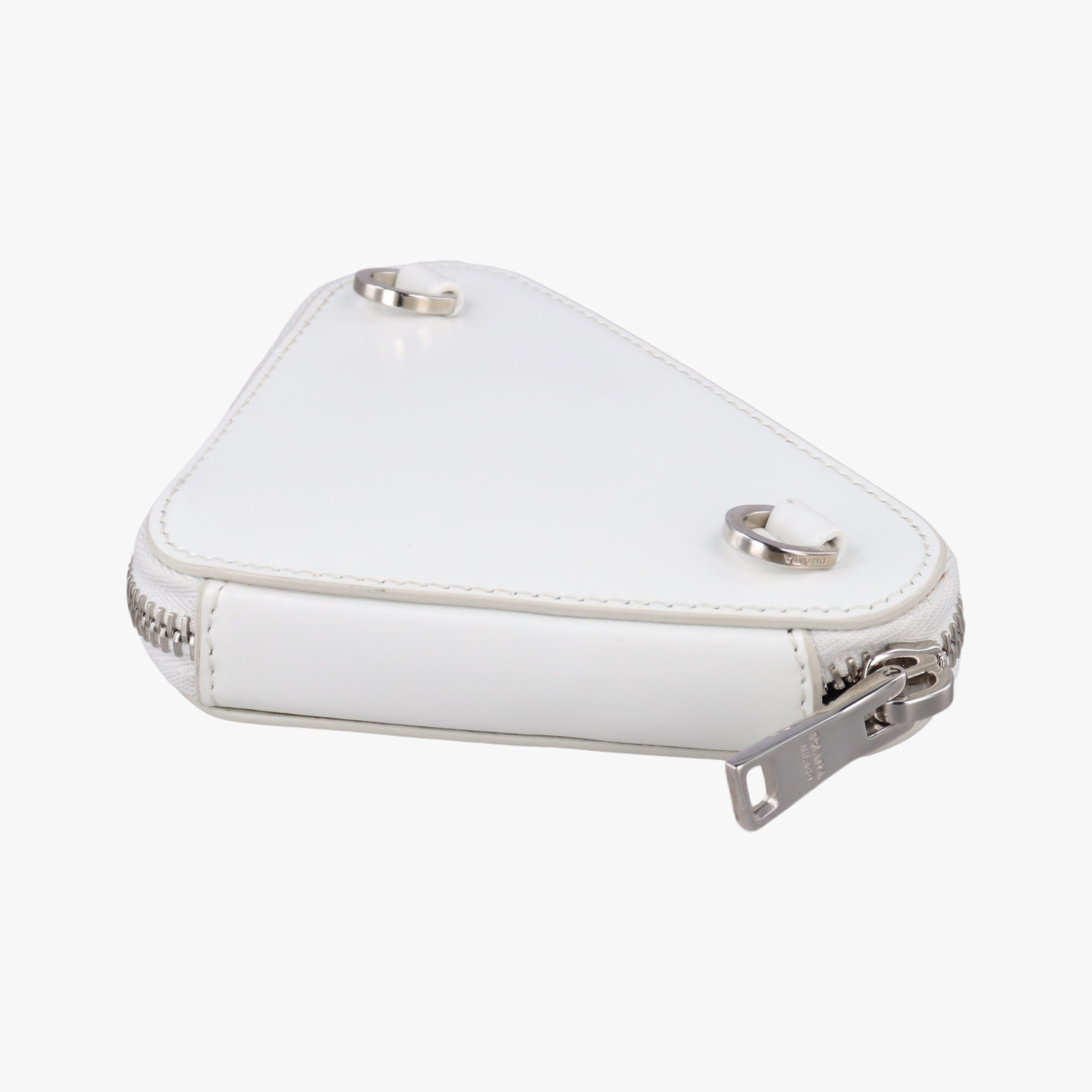 Vintage Prada Triangle Chain Pouch White Leather  shoulderbag | stylenewstar