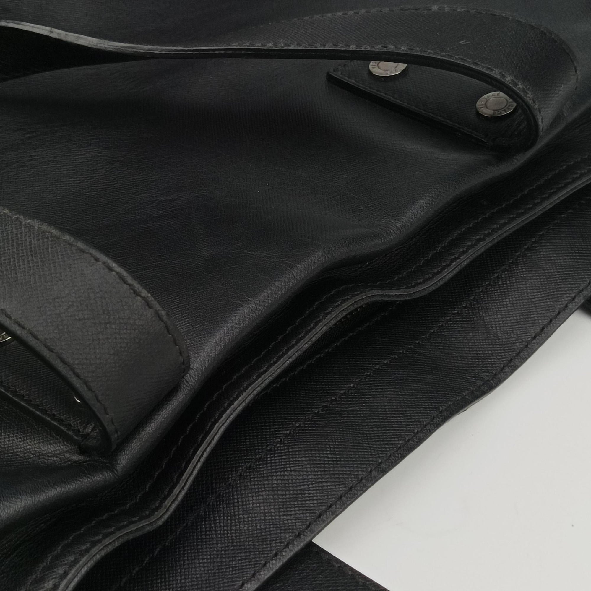 Pre-owned VERSACE Tote Black Leather  handbag | stylenewstar