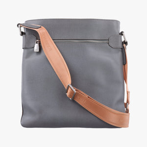 Pre-owned Louis Vuitton SASHA Glacier Grey TAIGA M32630 shoulderbag | stylenewstar