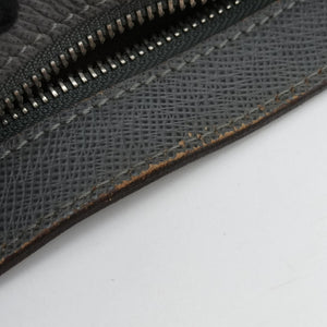 Pre-owned Louis Vuitton SASHA Glacier Grey TAIGA M32630 shoulderbag | stylenewstar