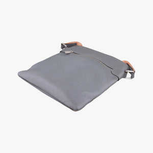 Pre-owned Louis Vuitton SASHA Glacier Grey TAIGA M32630 shoulderbag | stylenewstar