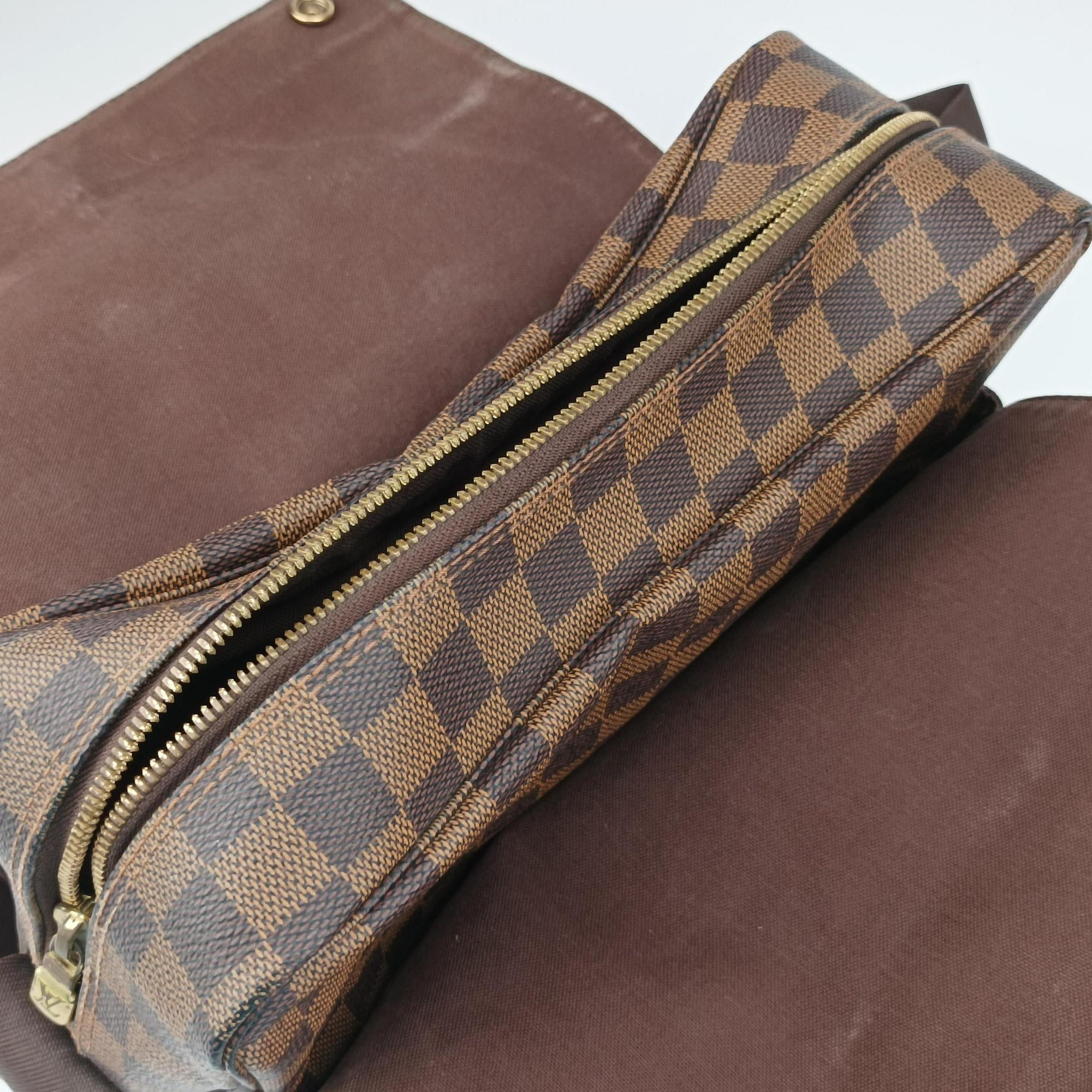 Pre-owned Louis Vuitton NAVIGLIO EBENE Damier Canvas N45255 shoulderbag | stylenewstar