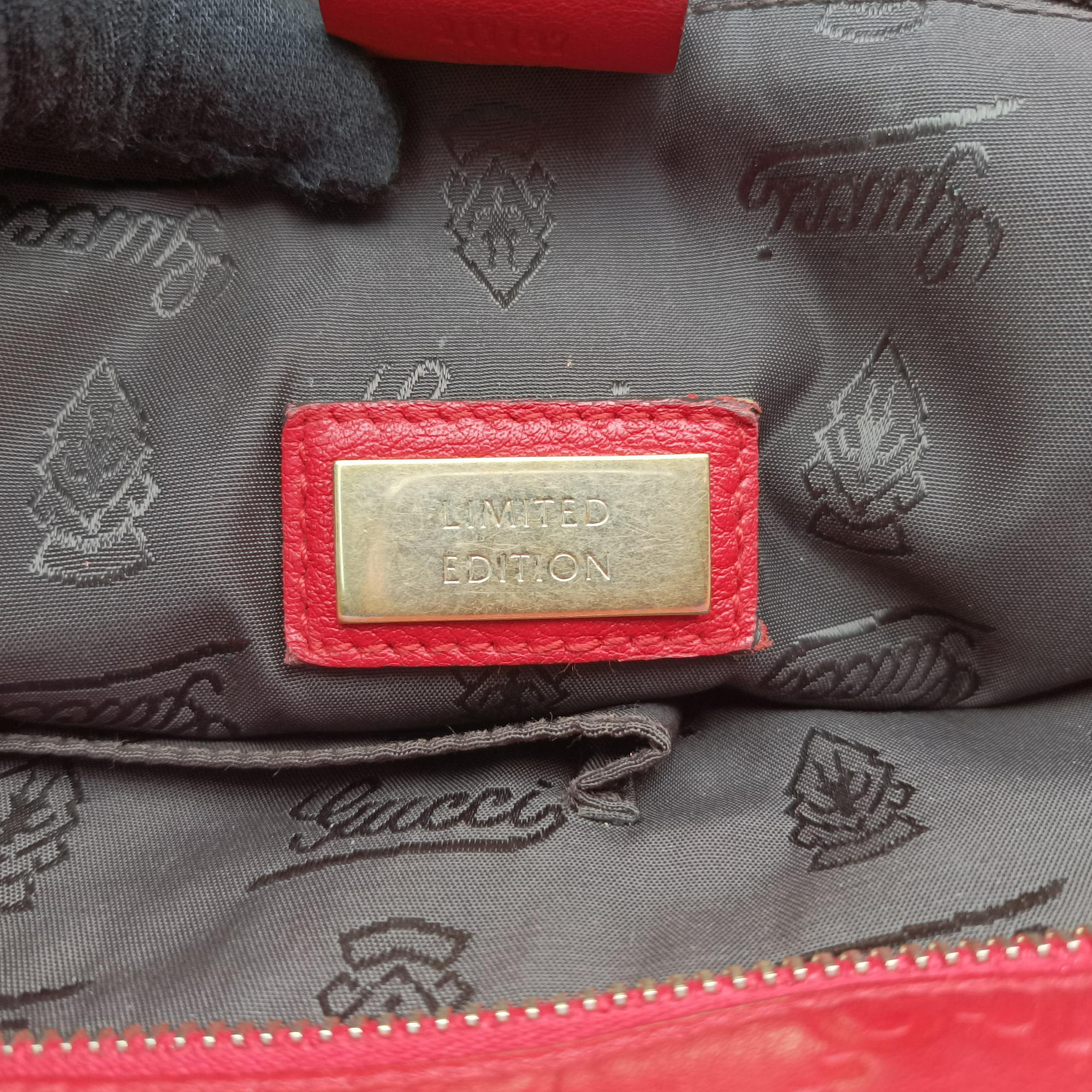 Vintage Gucci Guccissima GG Imprime Red Leather 211137 handbag | stylenewstar